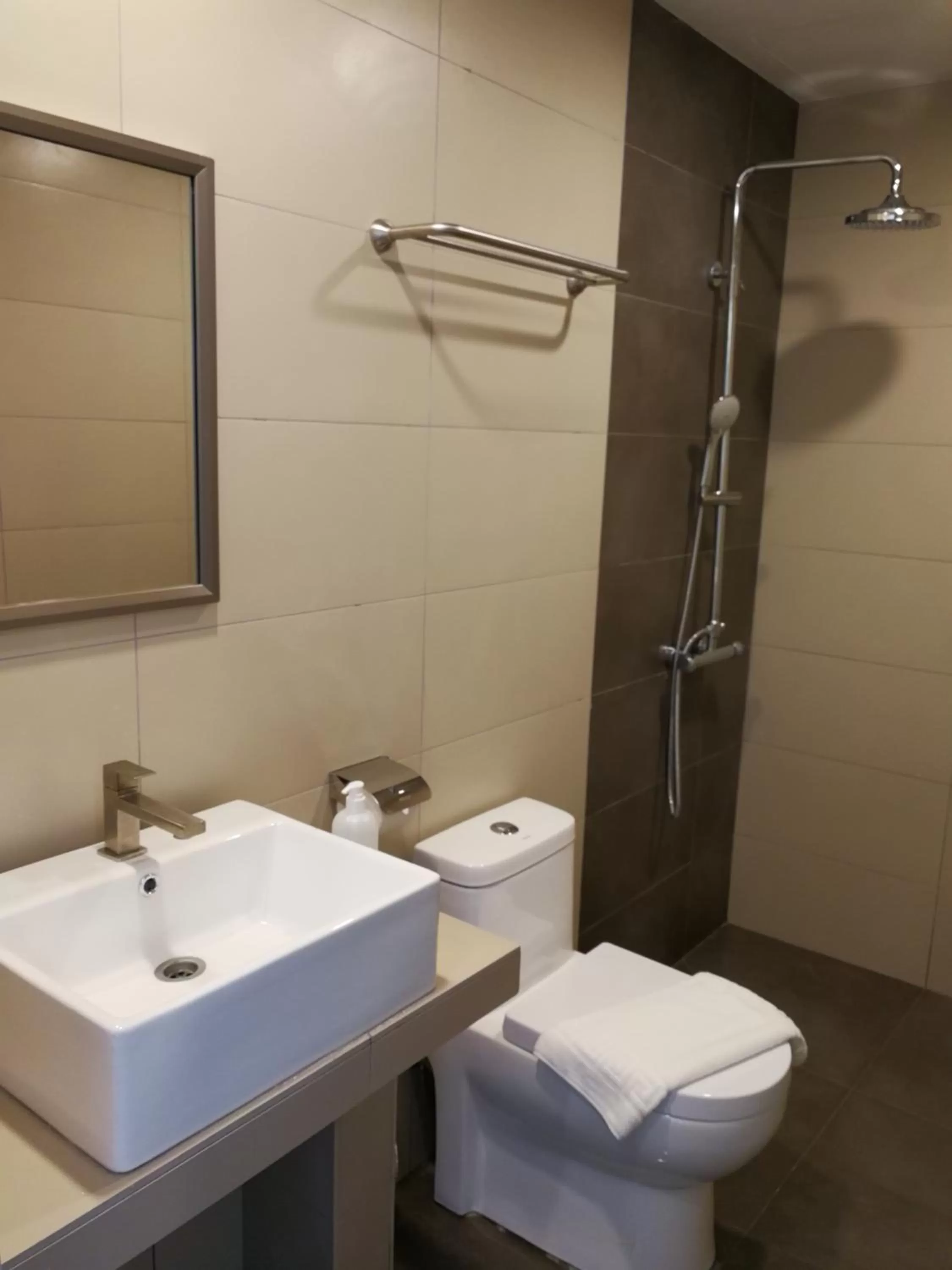 Deluxe Family Room (With Elevator) in 1 Orange Hotel KLIA & KLIA2