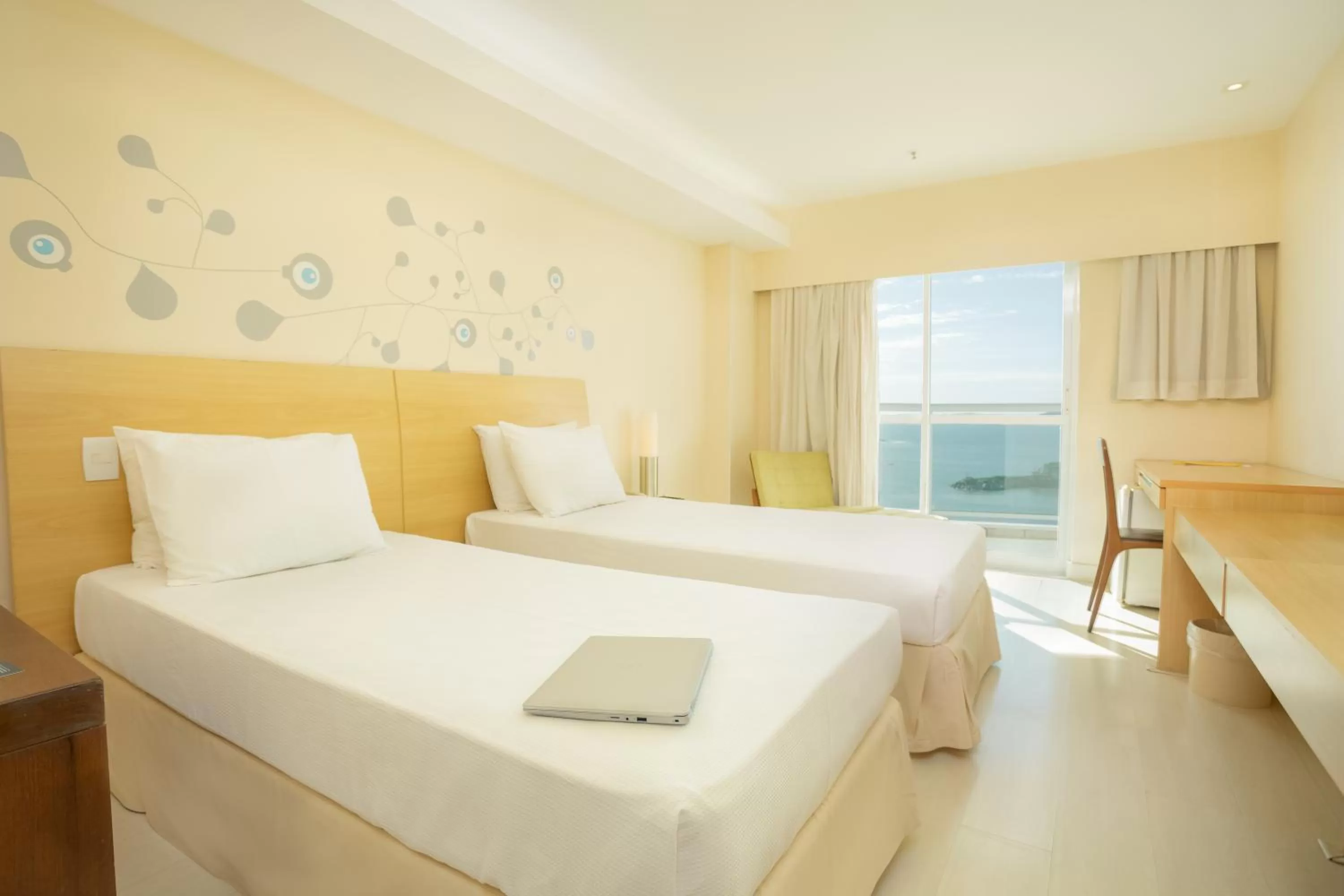 Standard Twin Room with Sea View in Golden Tulip Macaé