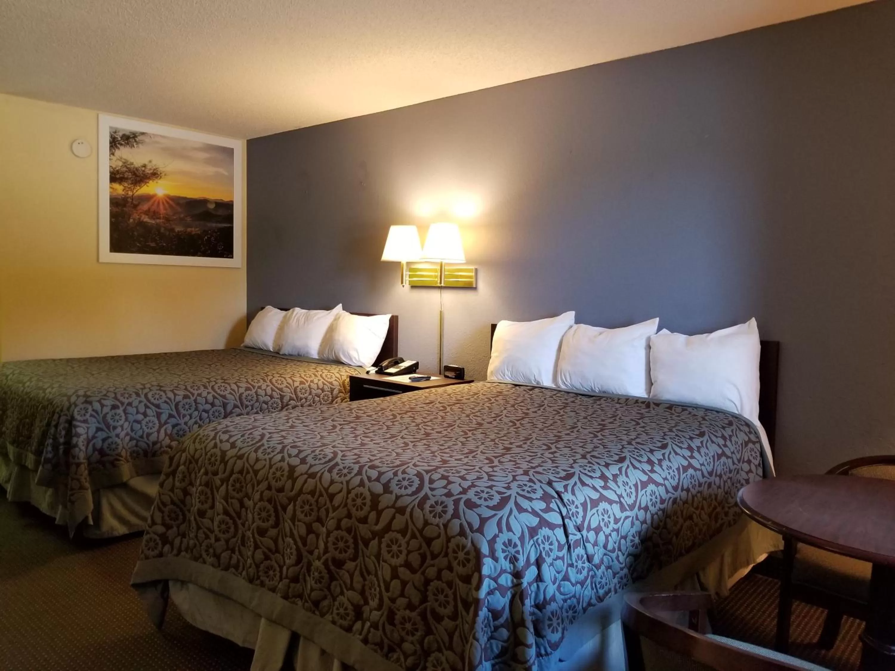 Queen Room with Two Queen Beds - Smoking in Days Inn by Wyndham Camilla