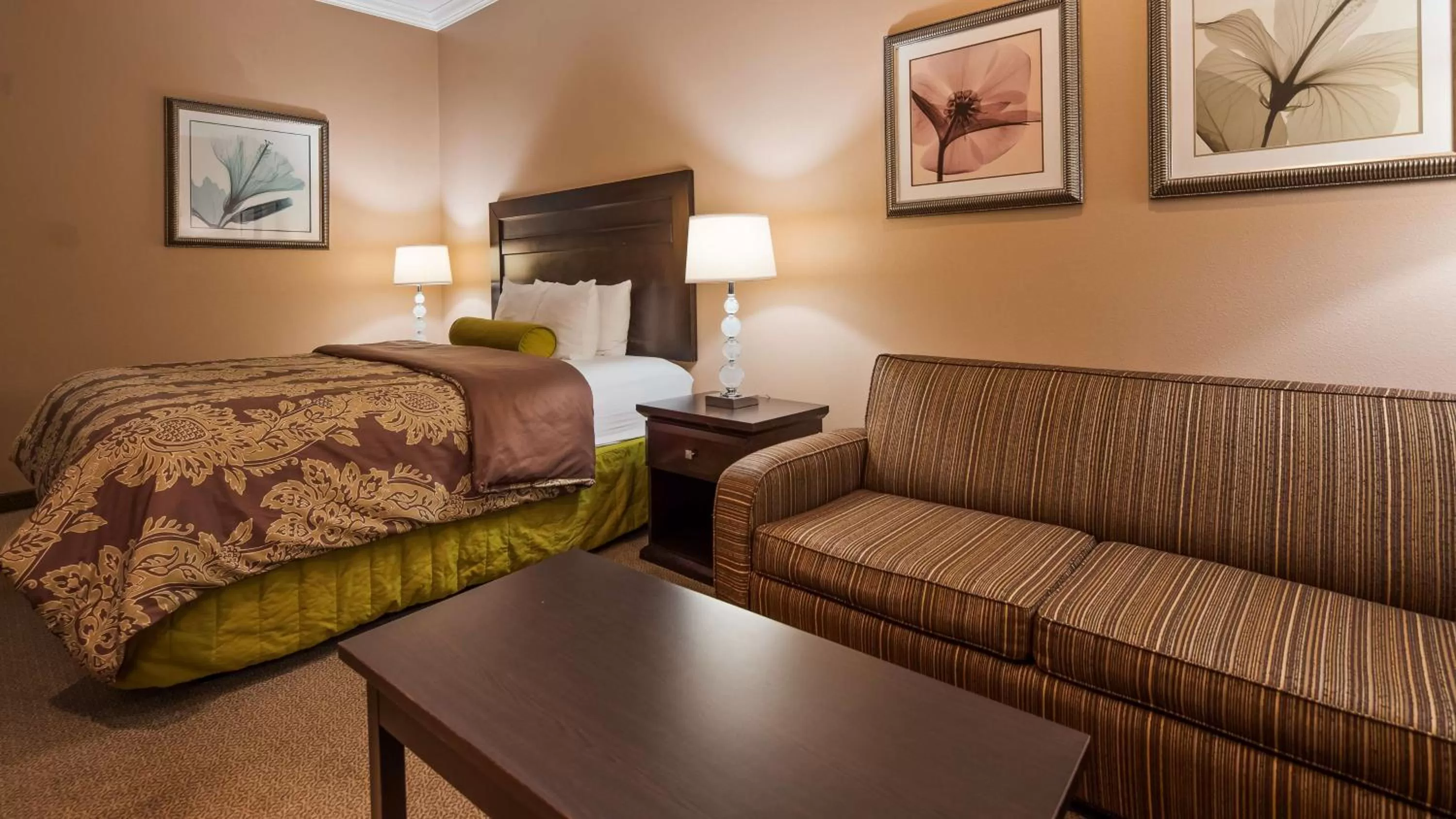 King Room - Non-Smoking in Best Western Route 66 Glendora Inn