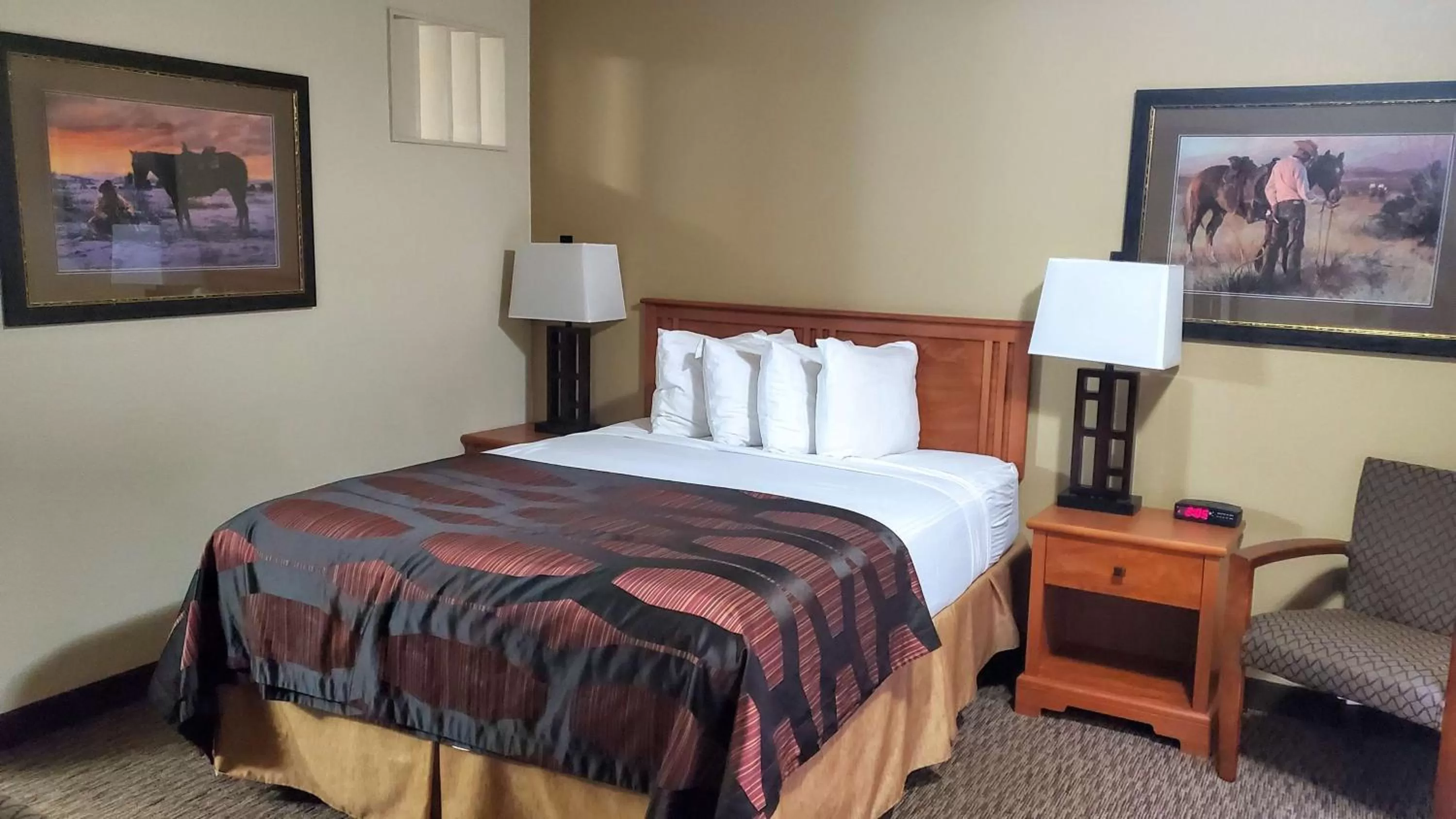 Queen Suite with Two Queen Beds - Non-Smoking in Best Western Plains Motel