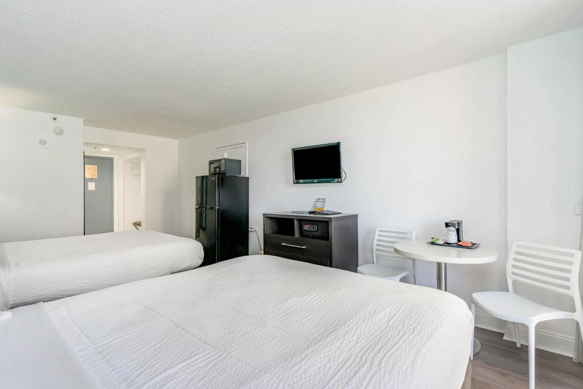 Premier Ocean View 2 Queen Beds with Balcony in Sun N Sand Resort