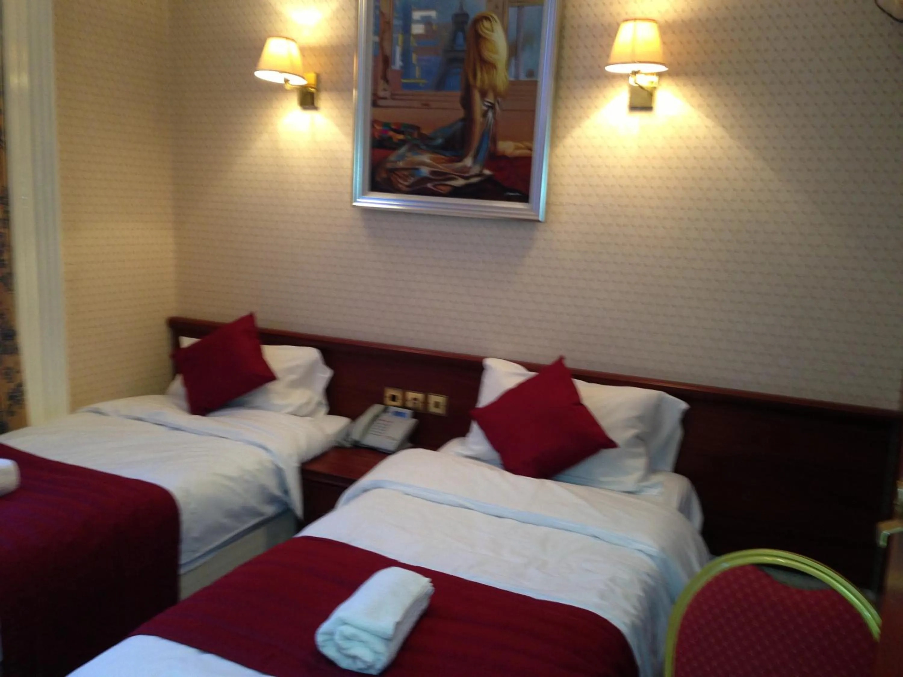Bed in Avon Hotel