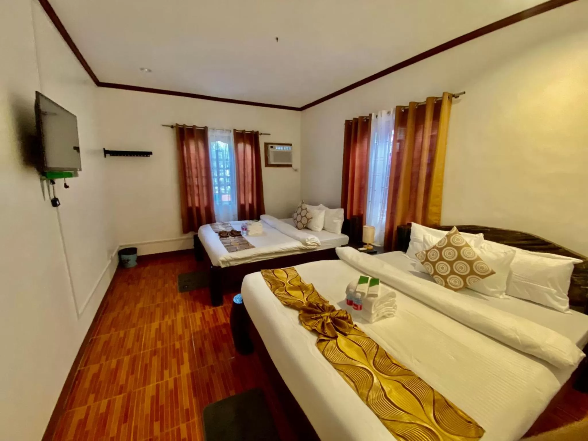 Standard Twin Room in Sophias Beach Guest House