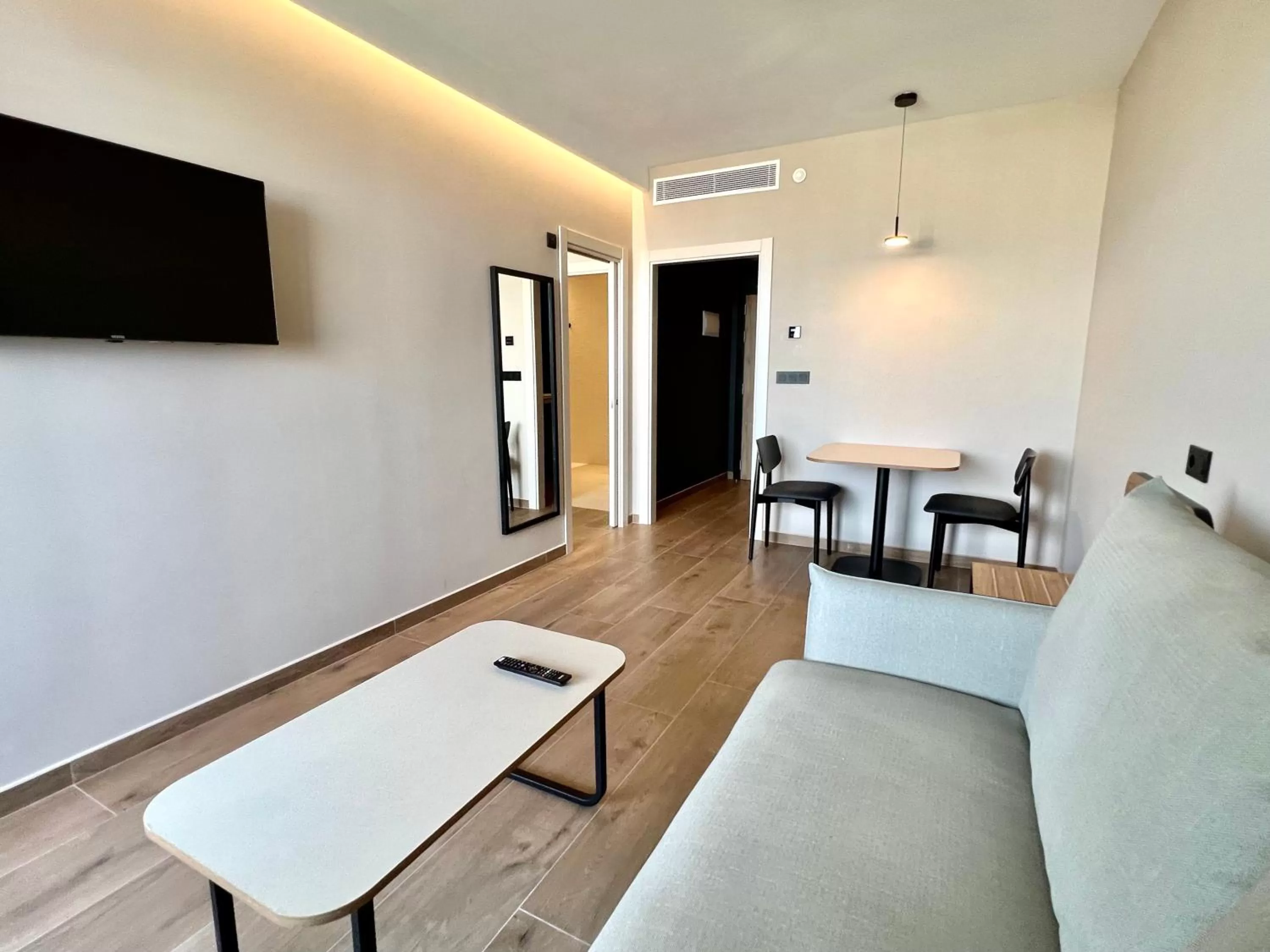 Comfort Double Room (2 Adults + 1 Child) in Hotel Primavera Park