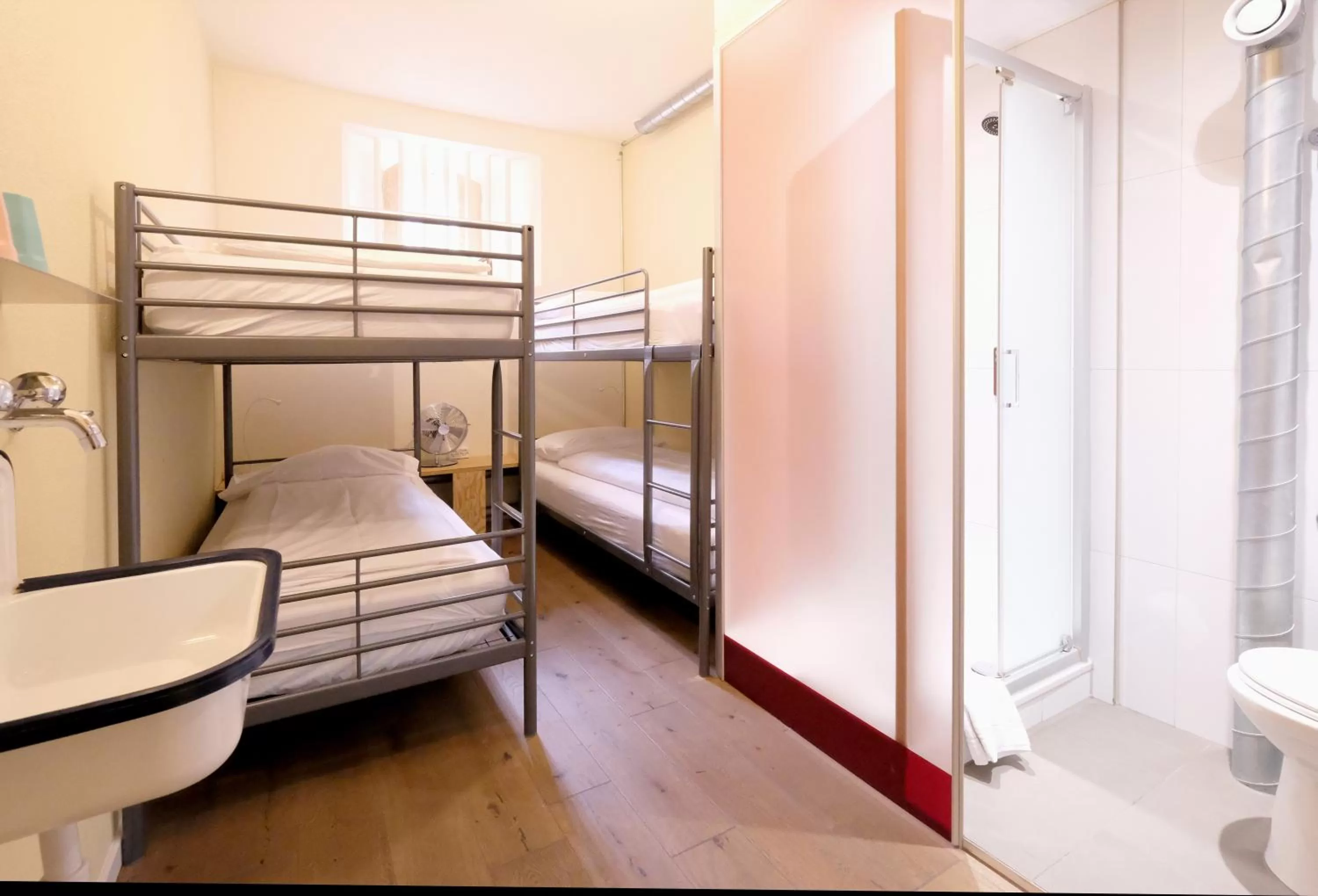 Quadruple Room with Private External Bathroom in Barabas Luzern