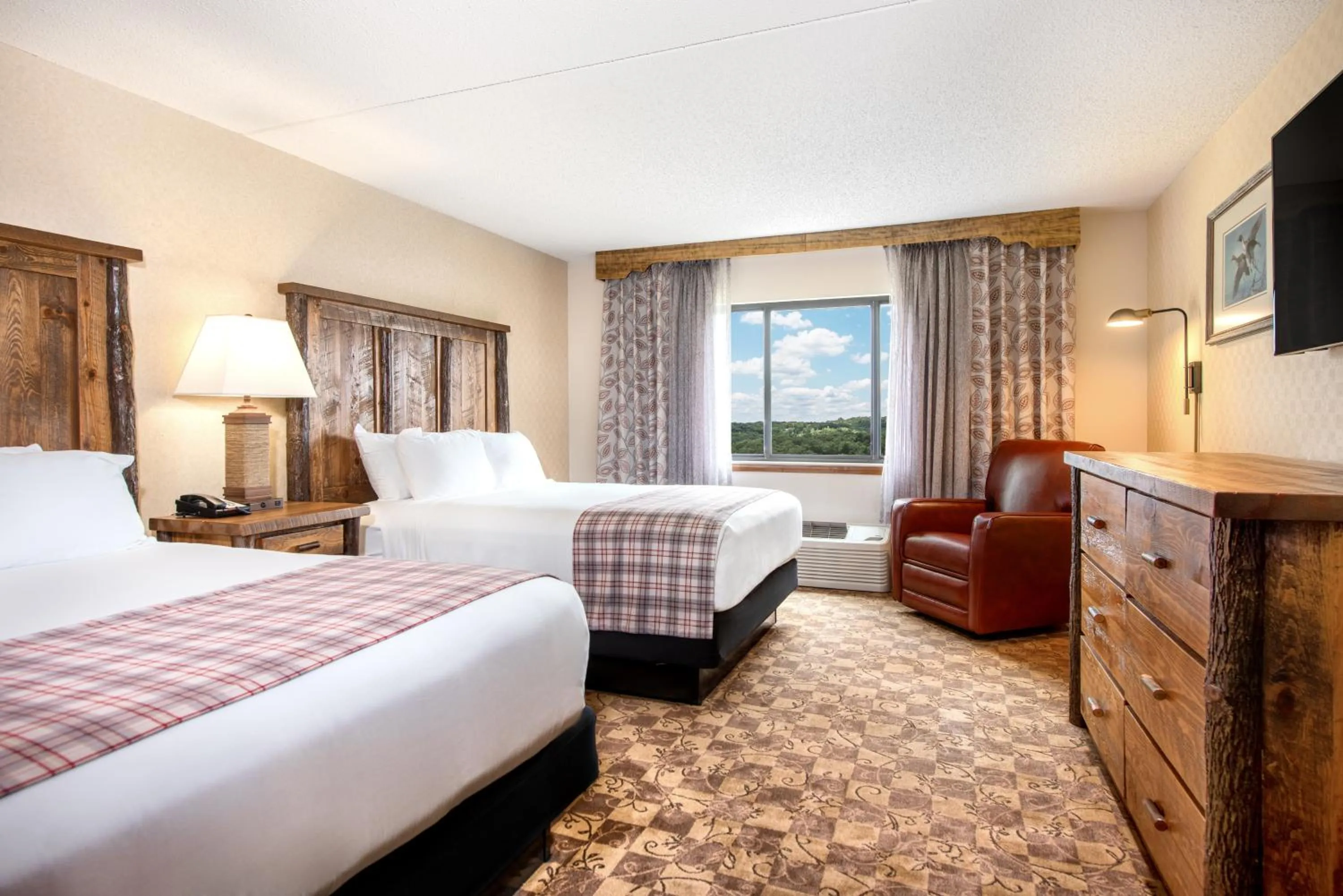 Standard Queen Room with Two Queen Beds in Lodge of the Ozarks