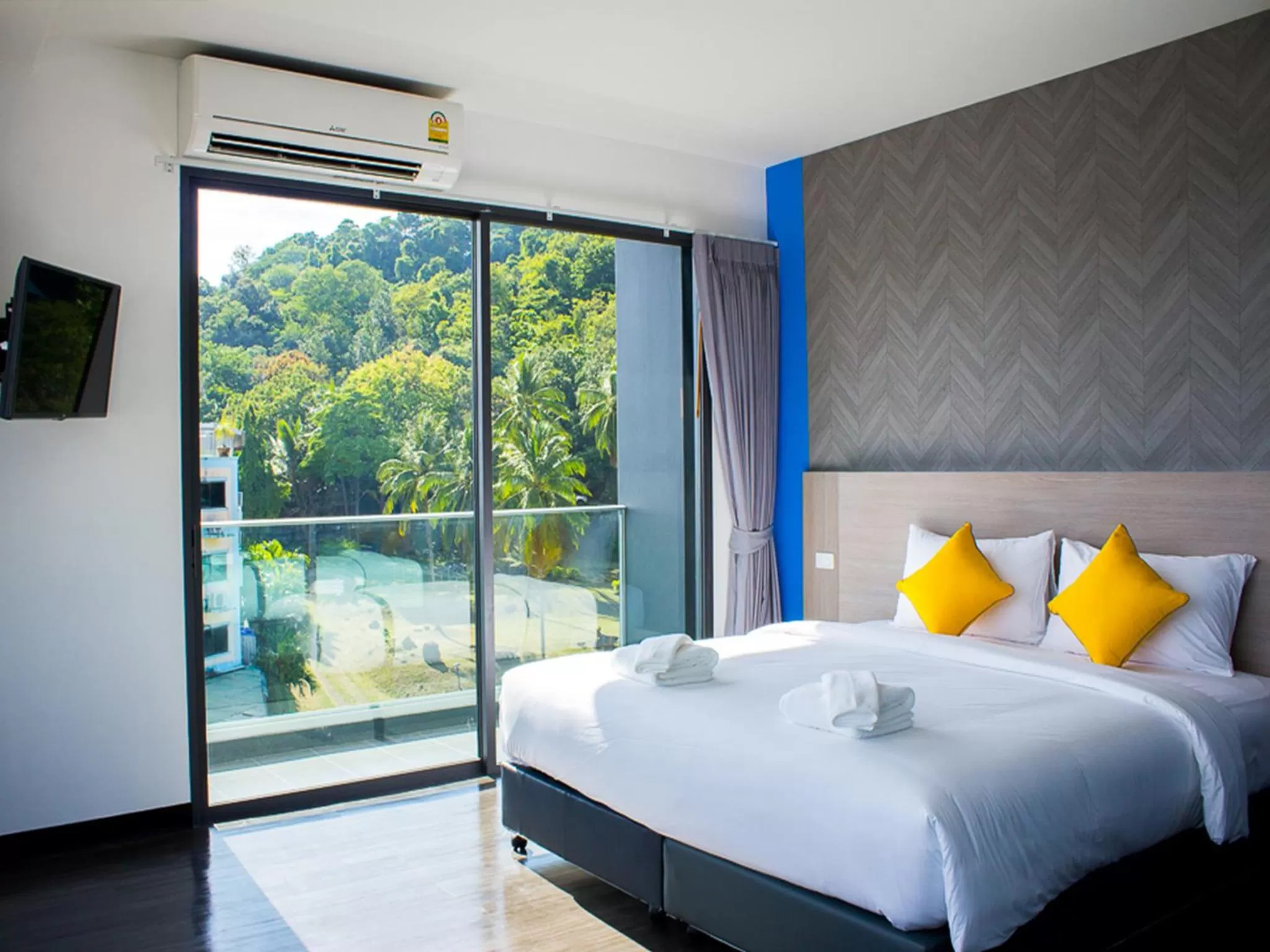 Deluxe Double Room with Sea View in Wake Up Aonang Hotel