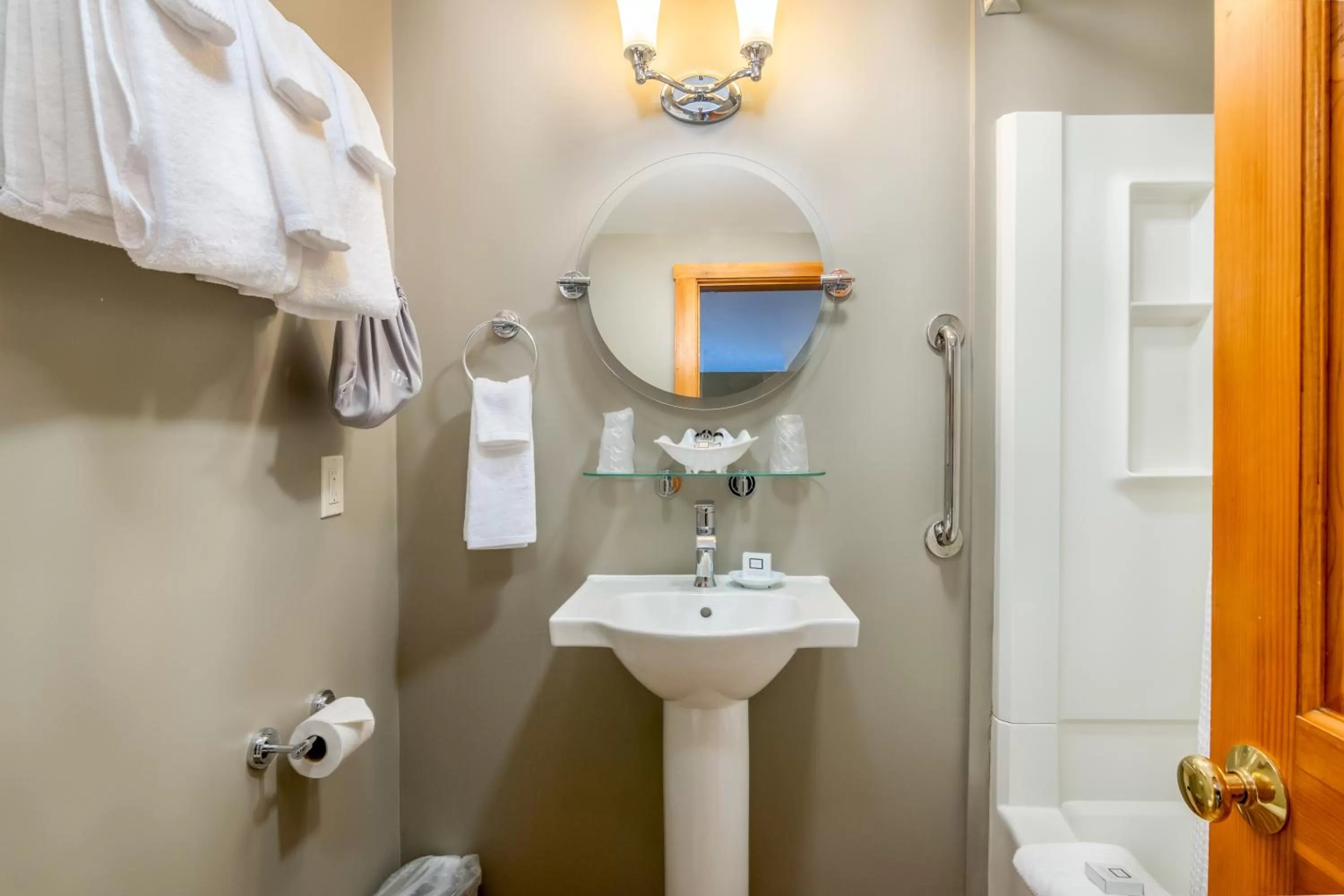 Two King Room in Grey Fox Inn