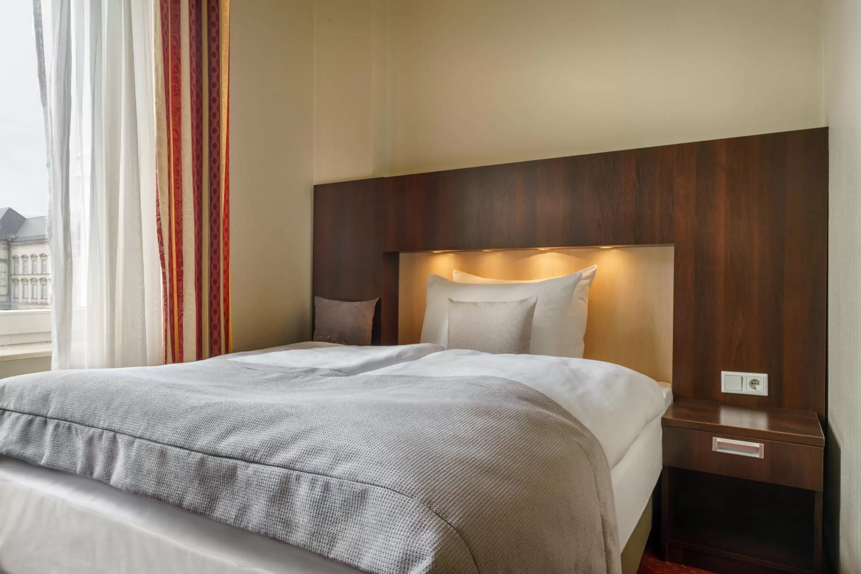 Queen Room in Novum Hotel Graf Moltke Hamburg