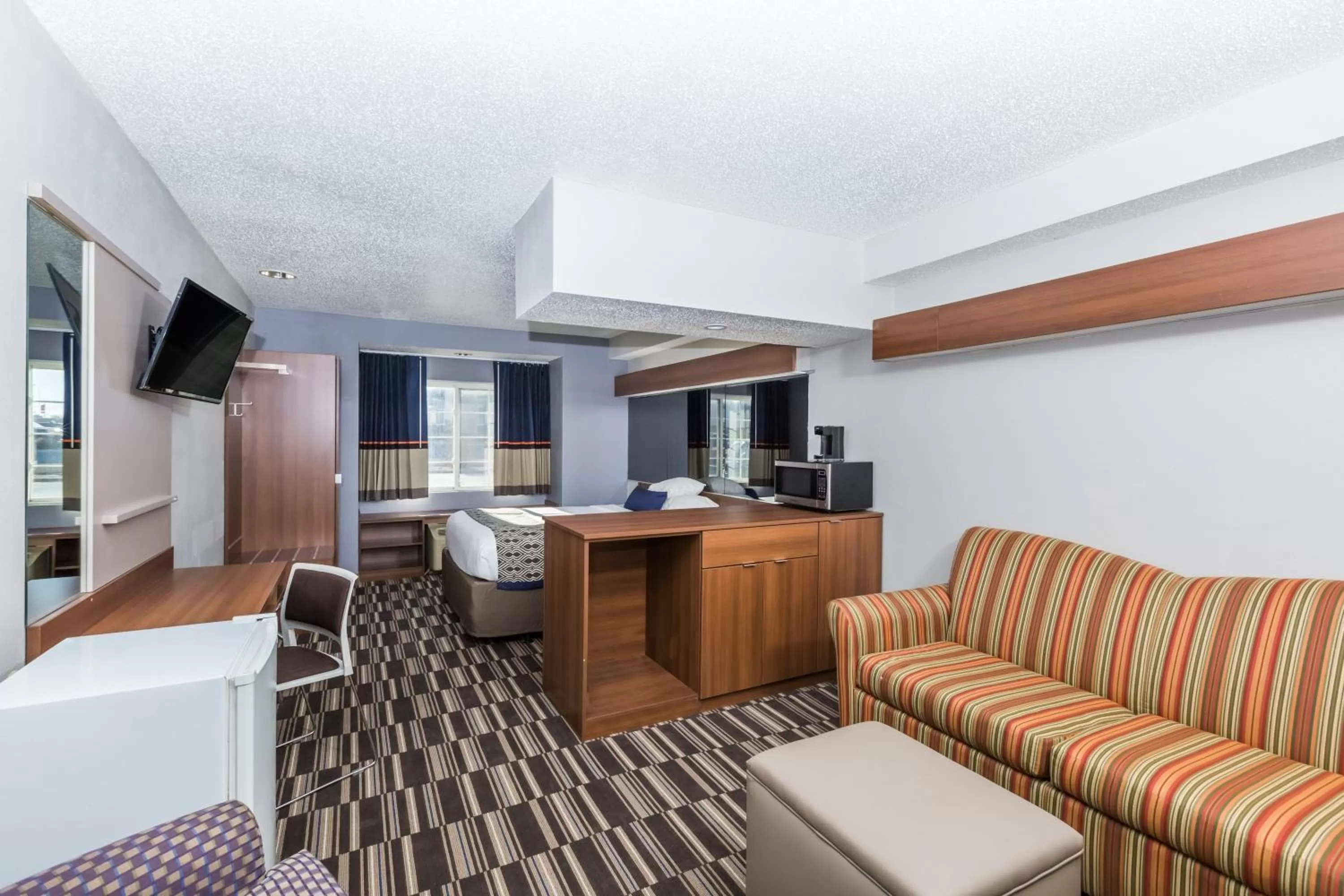 Queen Studio Suite - Non-Smoking in Microtel Inn & Suites by Wyndham Sioux Falls