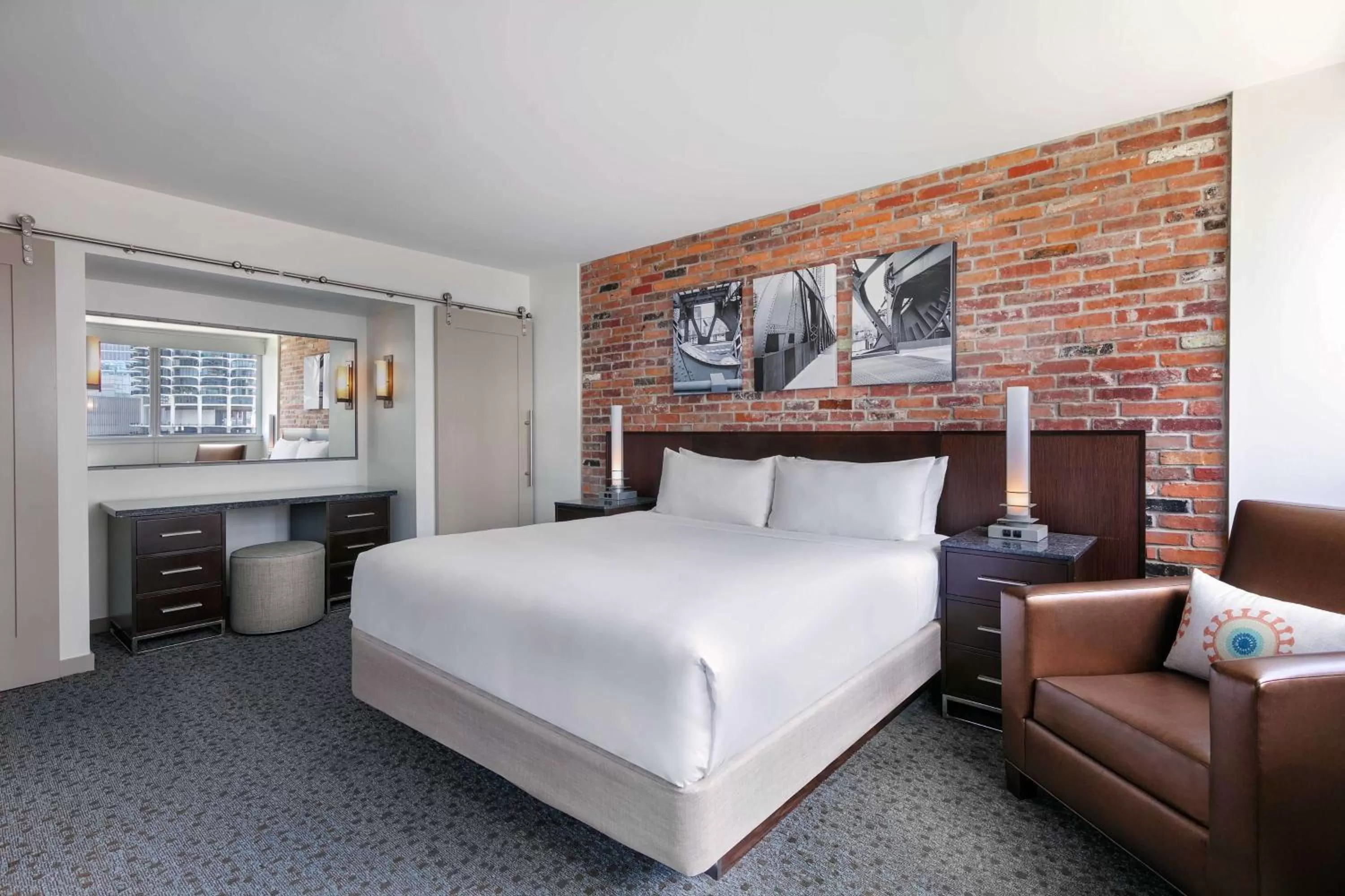 One-Bedroom Lasalle Suite - Hearing Accessible in The Royal Sonesta Chicago Downtown