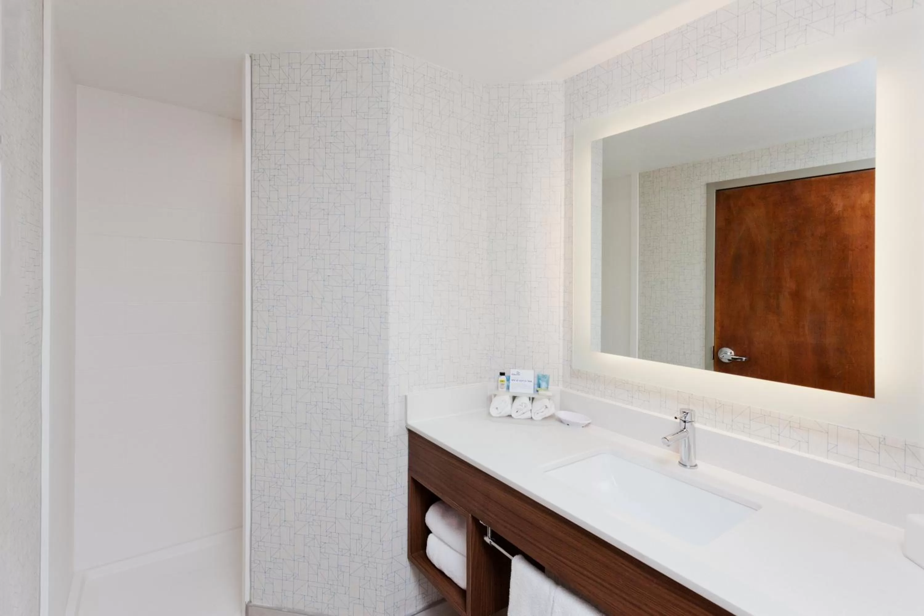 King Suite - Non-Smoking in Holiday Inn Express Hotel & Suites Montgomery Boyd-Cooper Parkway by IHG