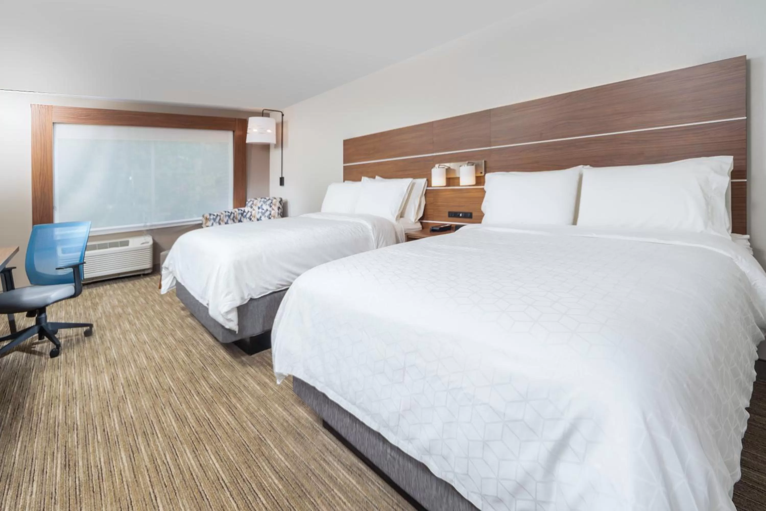 Standard Queen Room with Two Queen Beds - Communications Accessible in Holiday Inn Express - Brevard by IHG