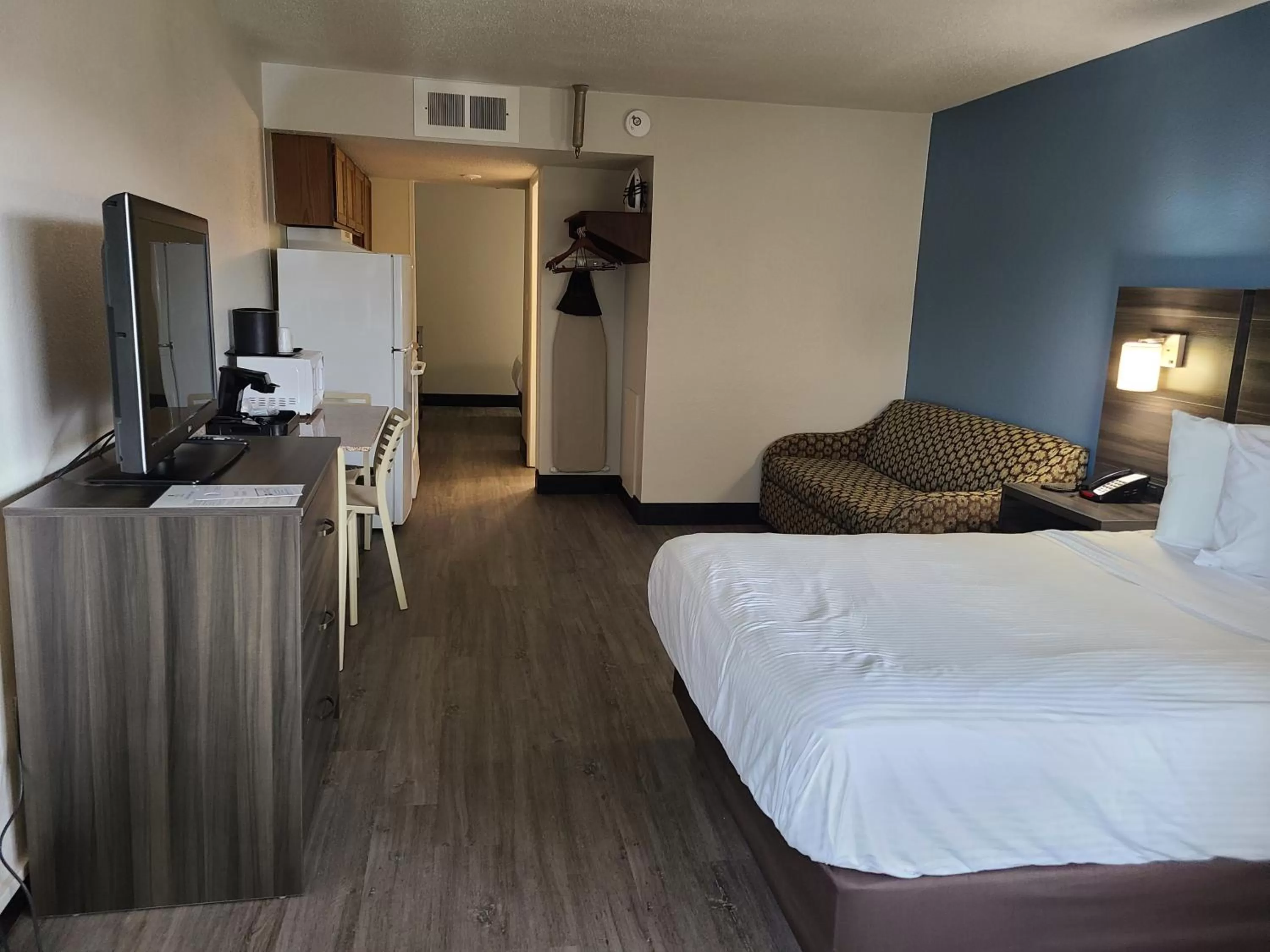 Suite with Two Double Beds in SureStay Hotel by Best Western Virginia Beach Royal Clipper