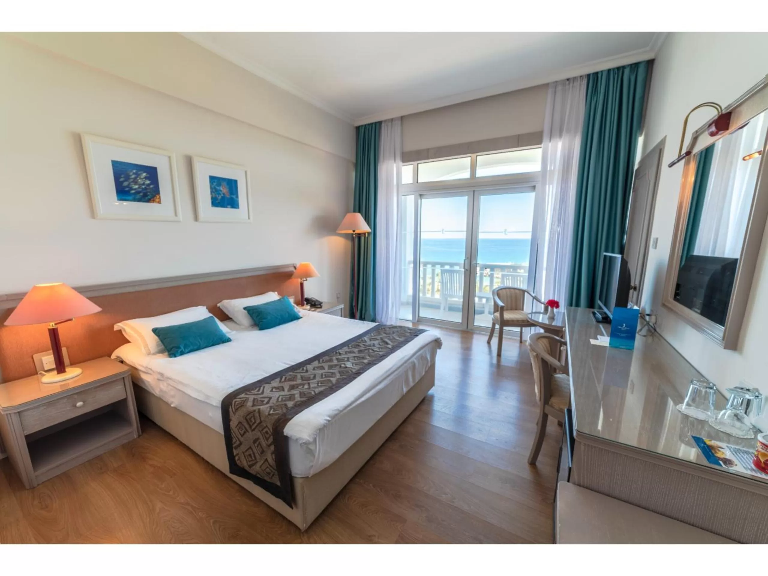 Superior Suite with Sea View - single occupancy in Denizkizi Hotel