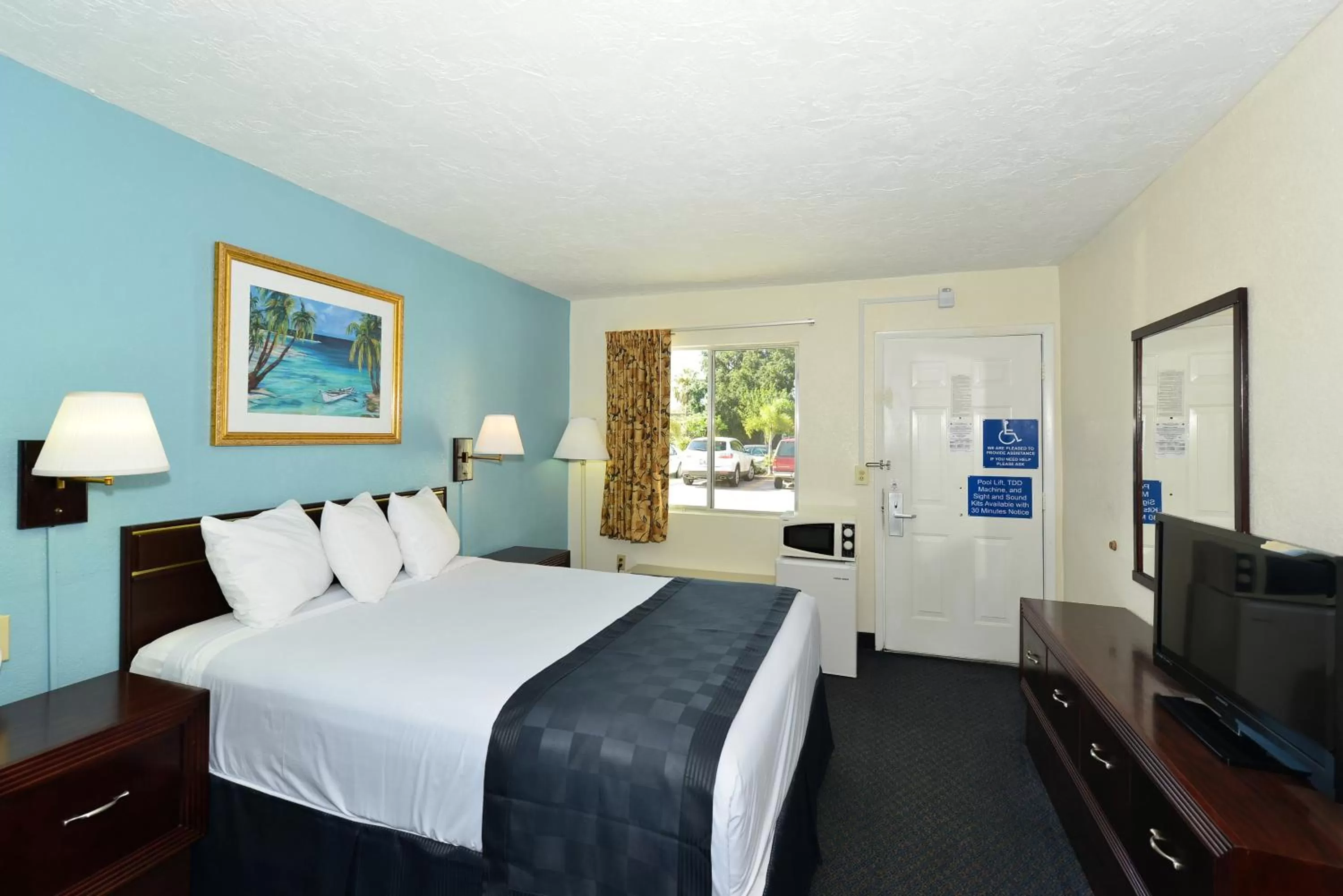 Deluxe Queen Room in Americas Best Value Inn Bradenton-Sarasota