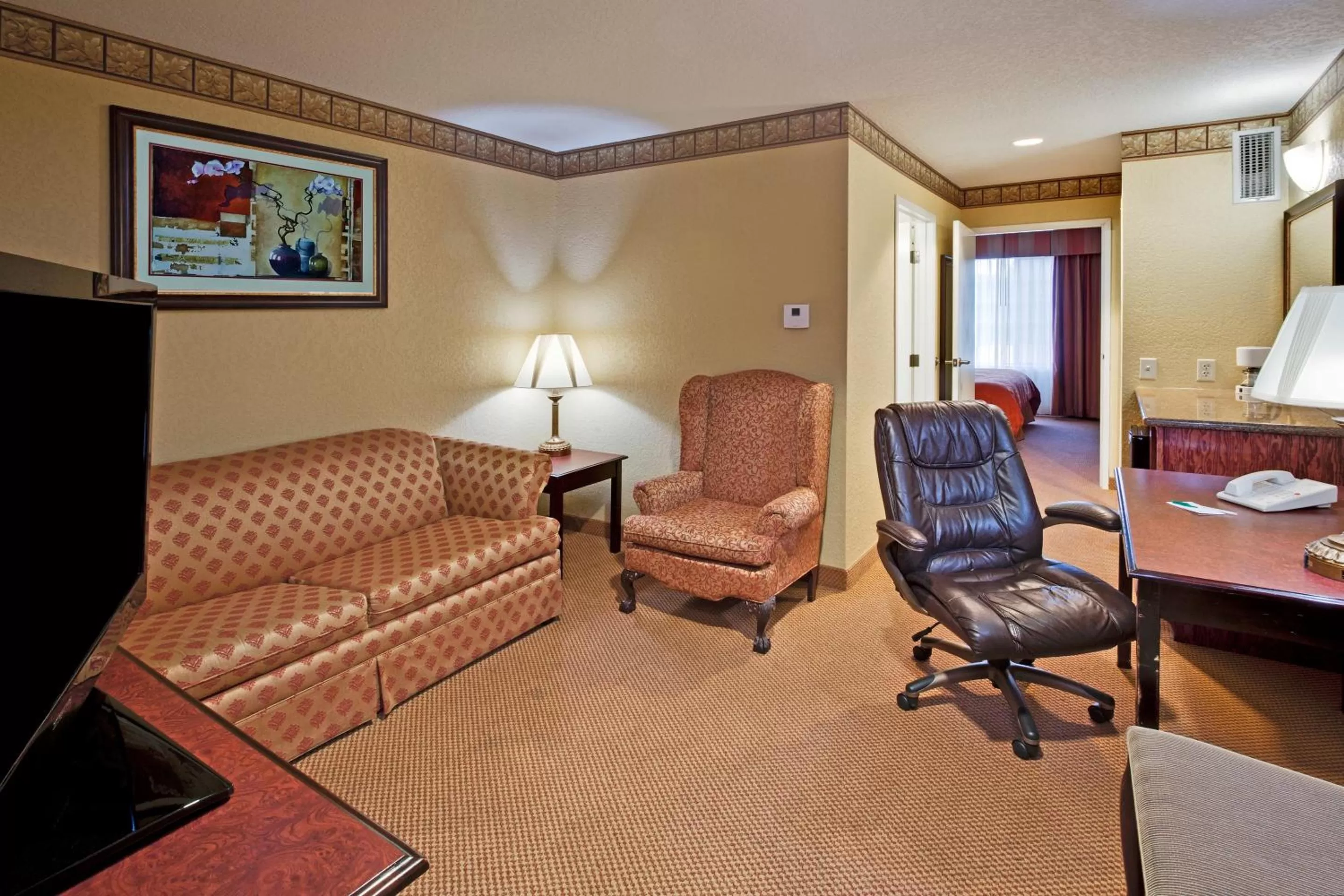 One-Bedroom King Suite with Sofa Bed in Country Inn & Suites by Radisson, Hot Springs, AR
