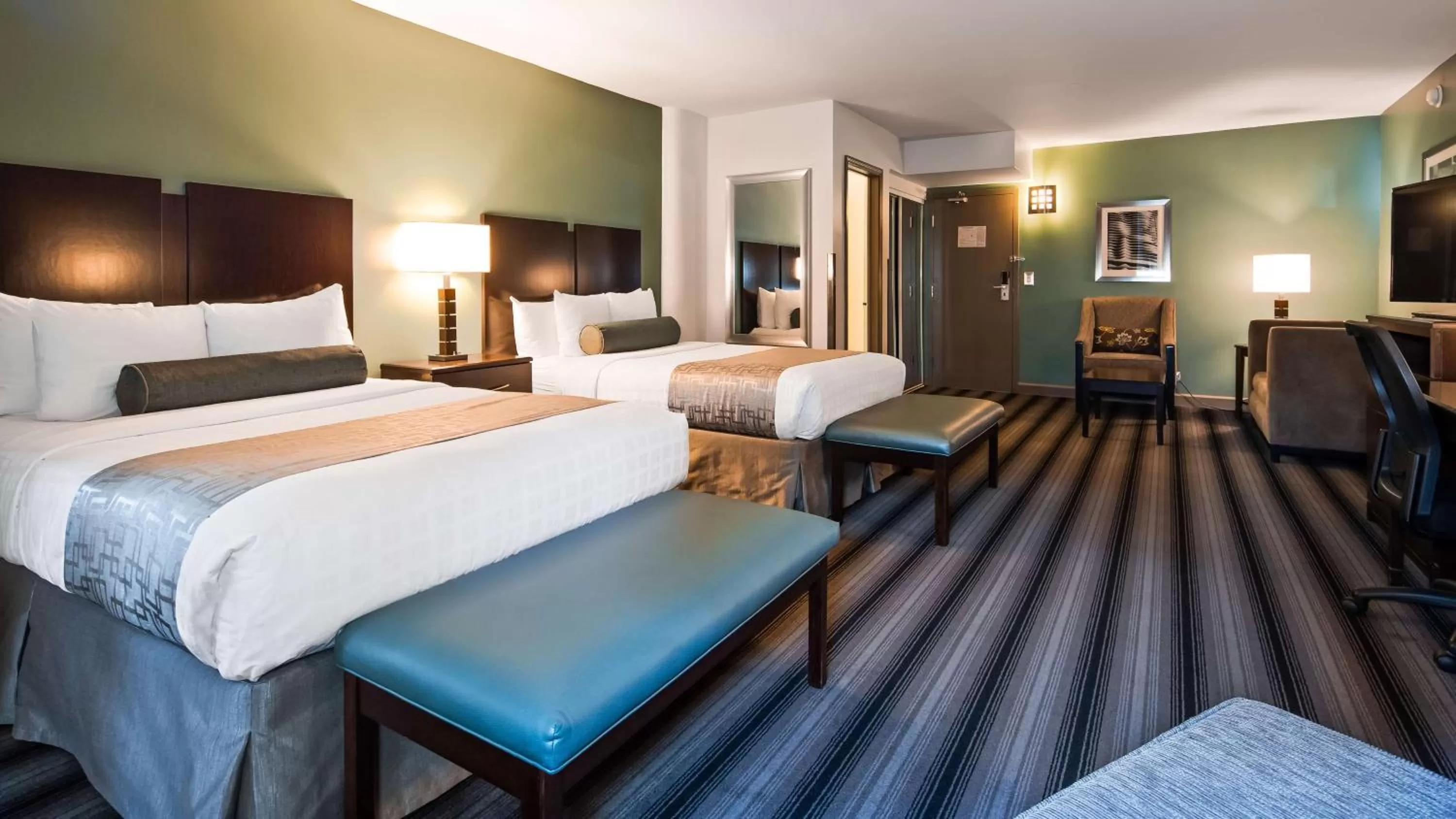 Double Suite with Two Double Beds in Best Western Chicago Downtown-River North