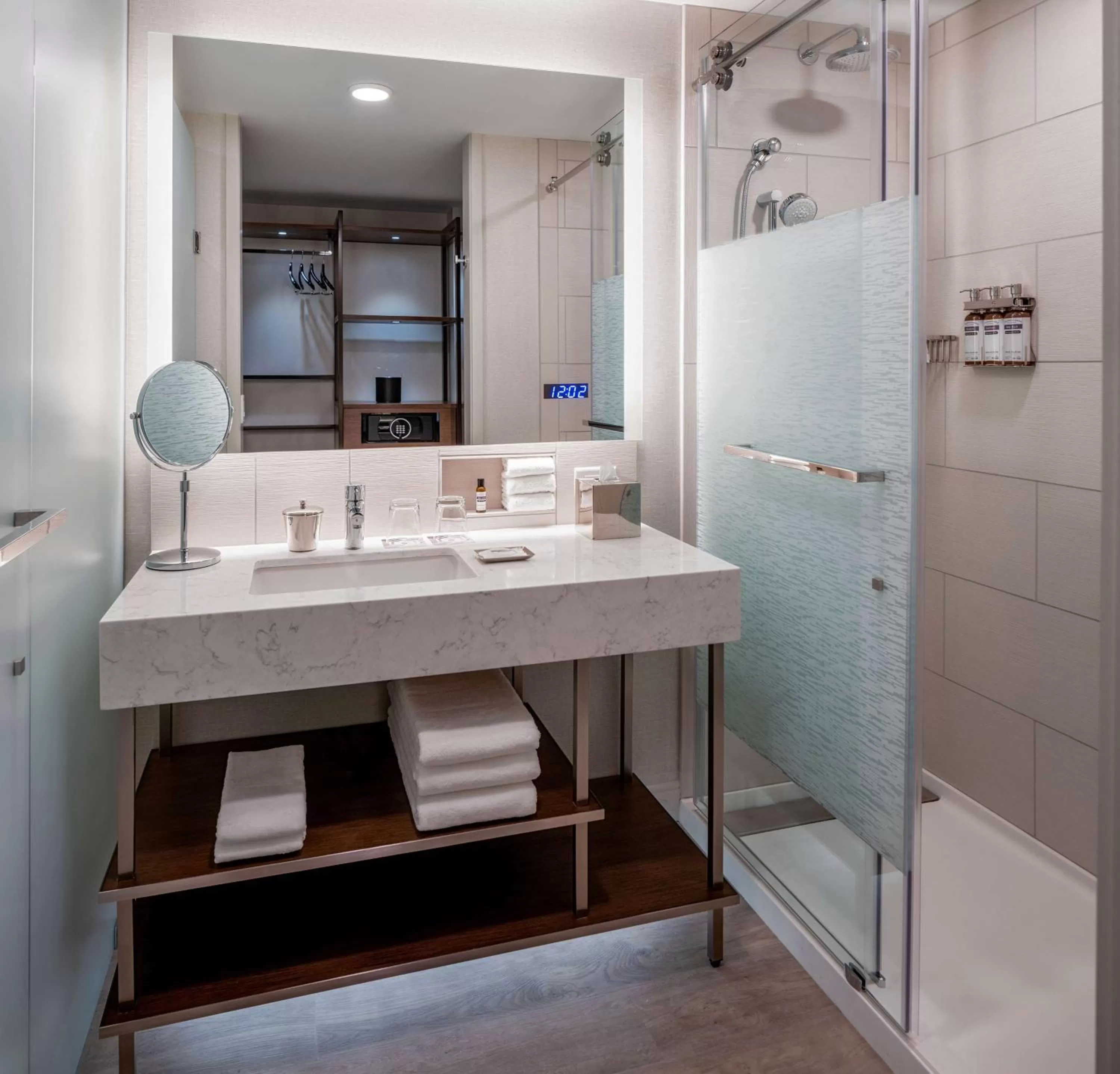Queen Room with Two Queen Beds and View in Hyatt Regency Portland at the Oregon Convention Center