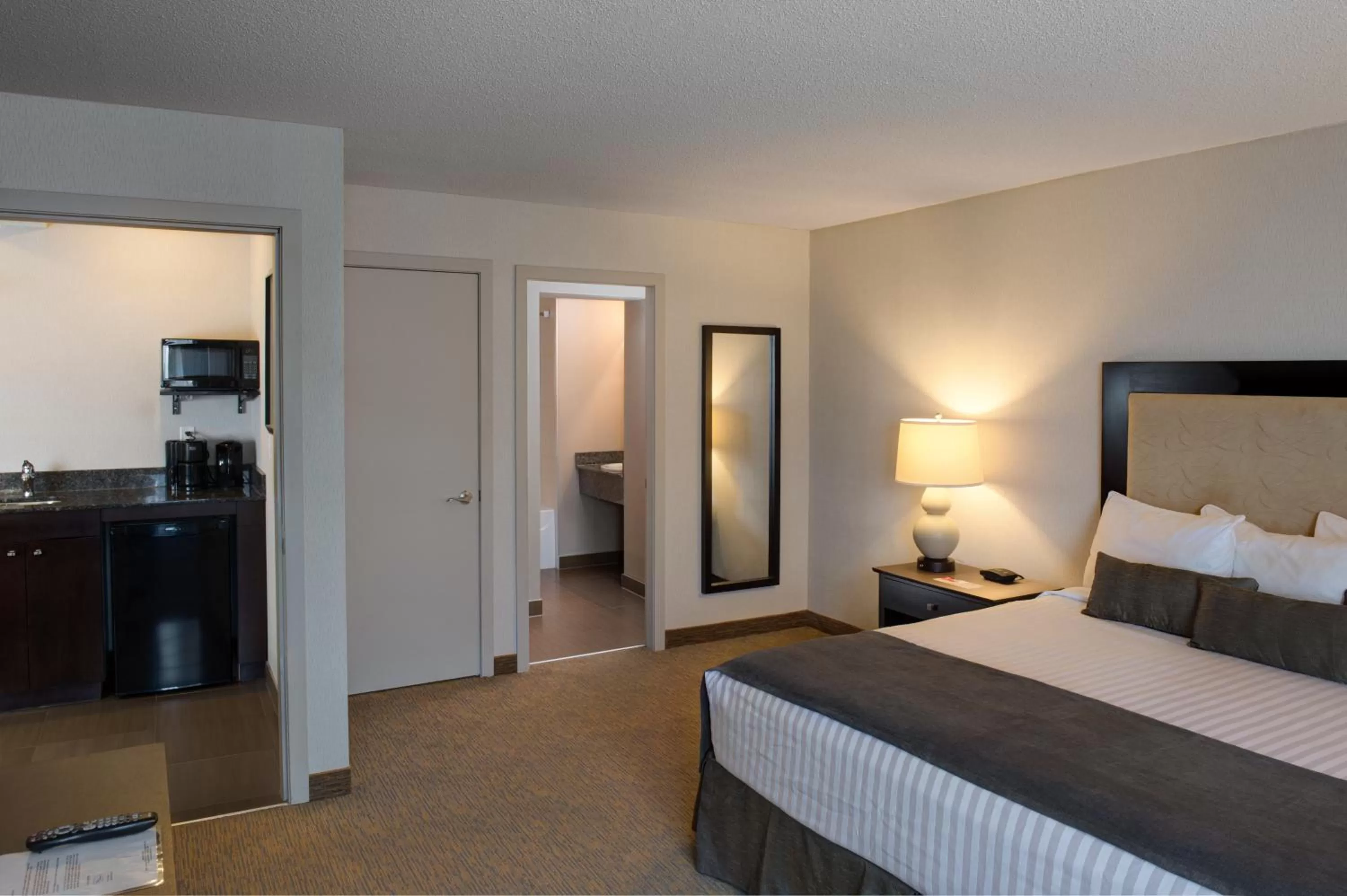 King Studio Suite - Non-Smoking in Ramada by Wyndham Kamloops