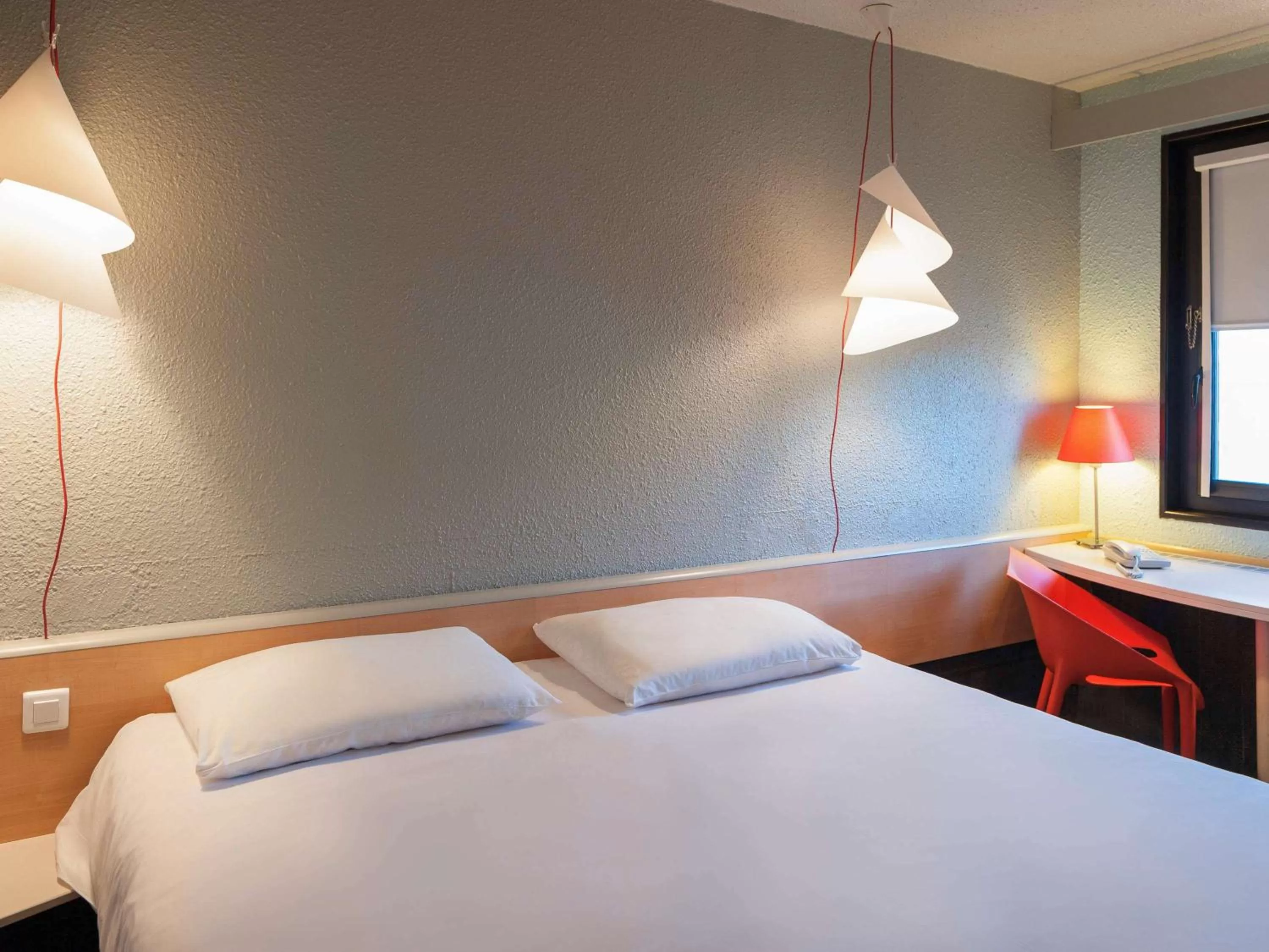 Room for 1 or 2 people in ibis Moulins