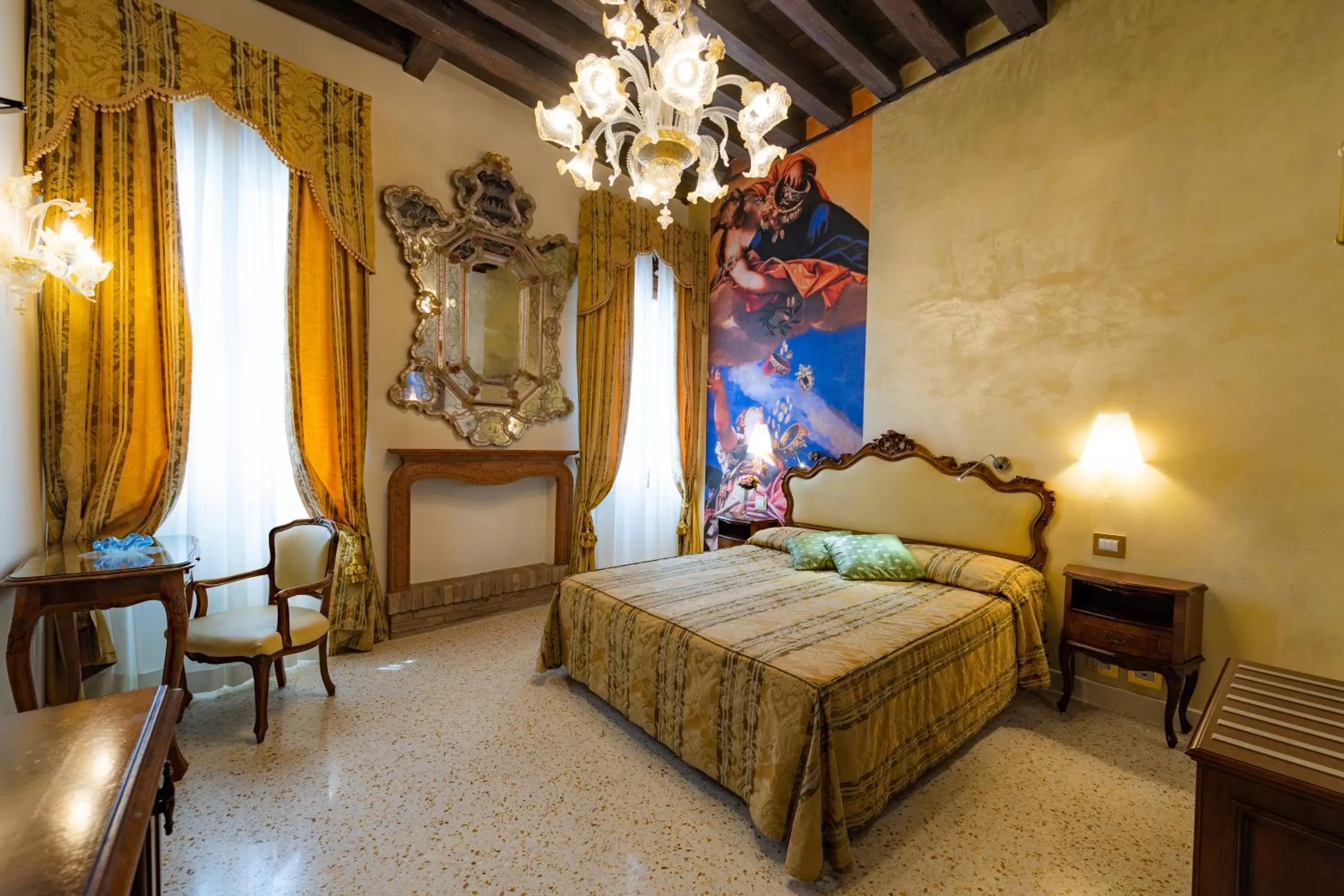 Deluxe Double Room with Square View in Hotel Scandinavia - Relais