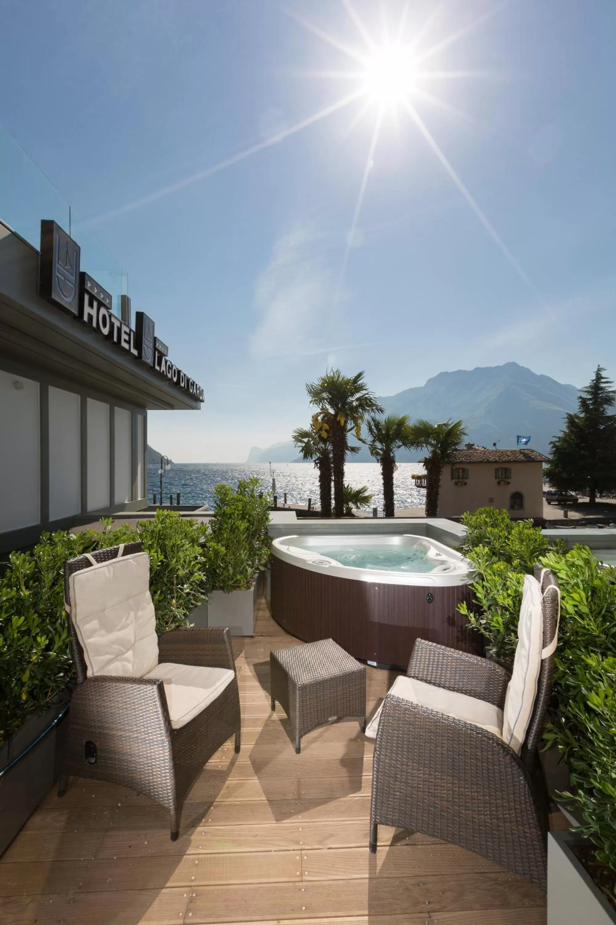 Superior Double Room with Lake View and Terrace in Hotel Lago Di Garda