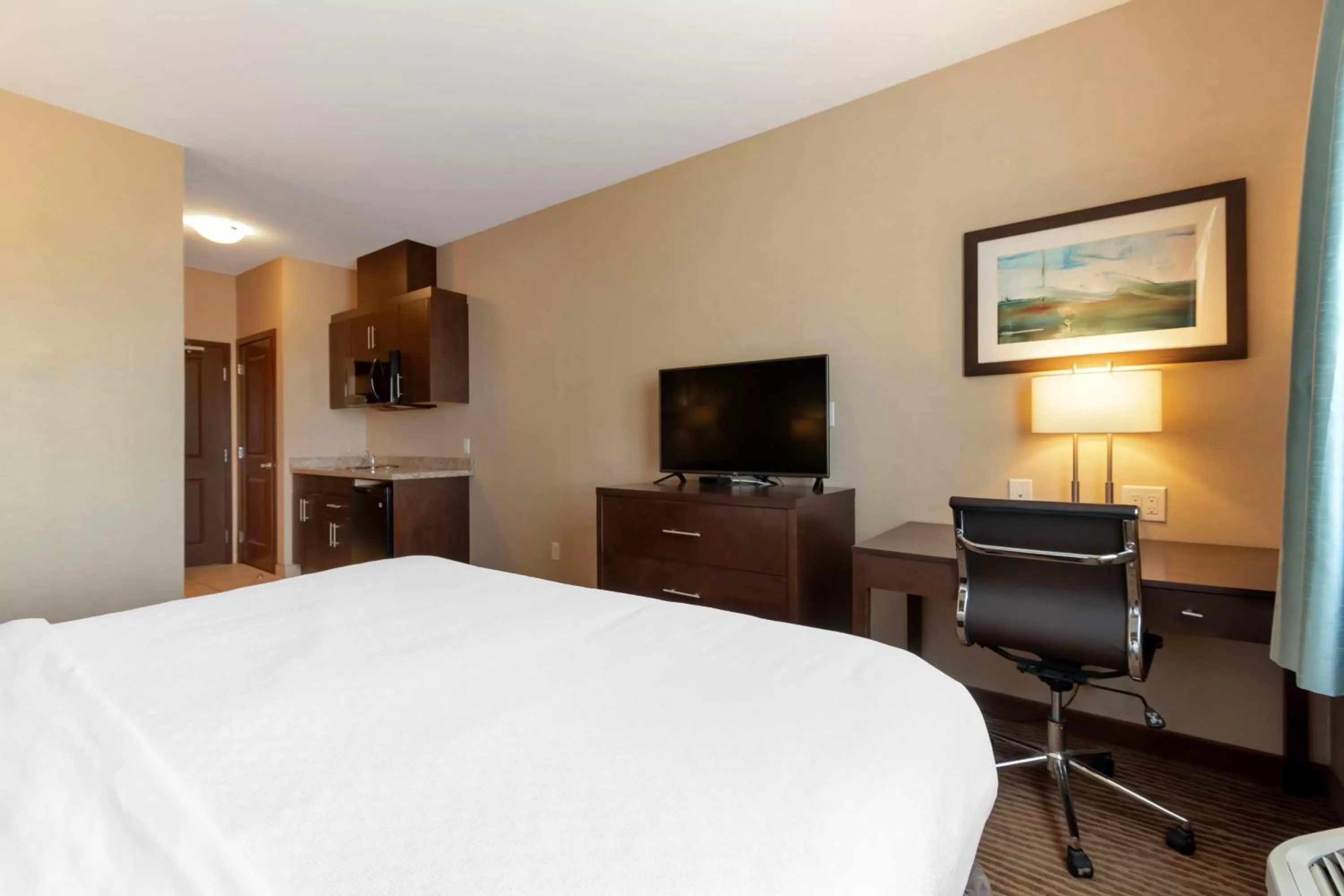 Superior King Room - Disability Access/Non-Smoking in Best Western Plus Moosomin Hotel
