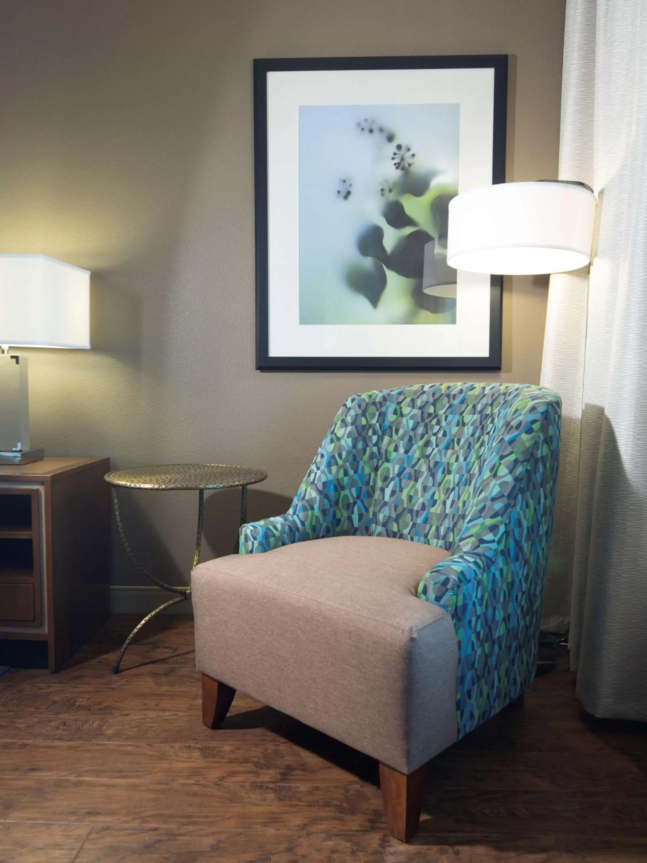 One-Bedroom King Suite - Mobility Accessible in Longview Hilton Garden Inn