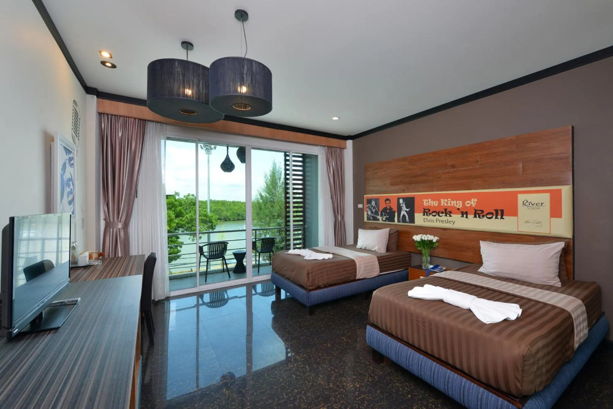 Superior Twin Room with Sea View in The River Scene
