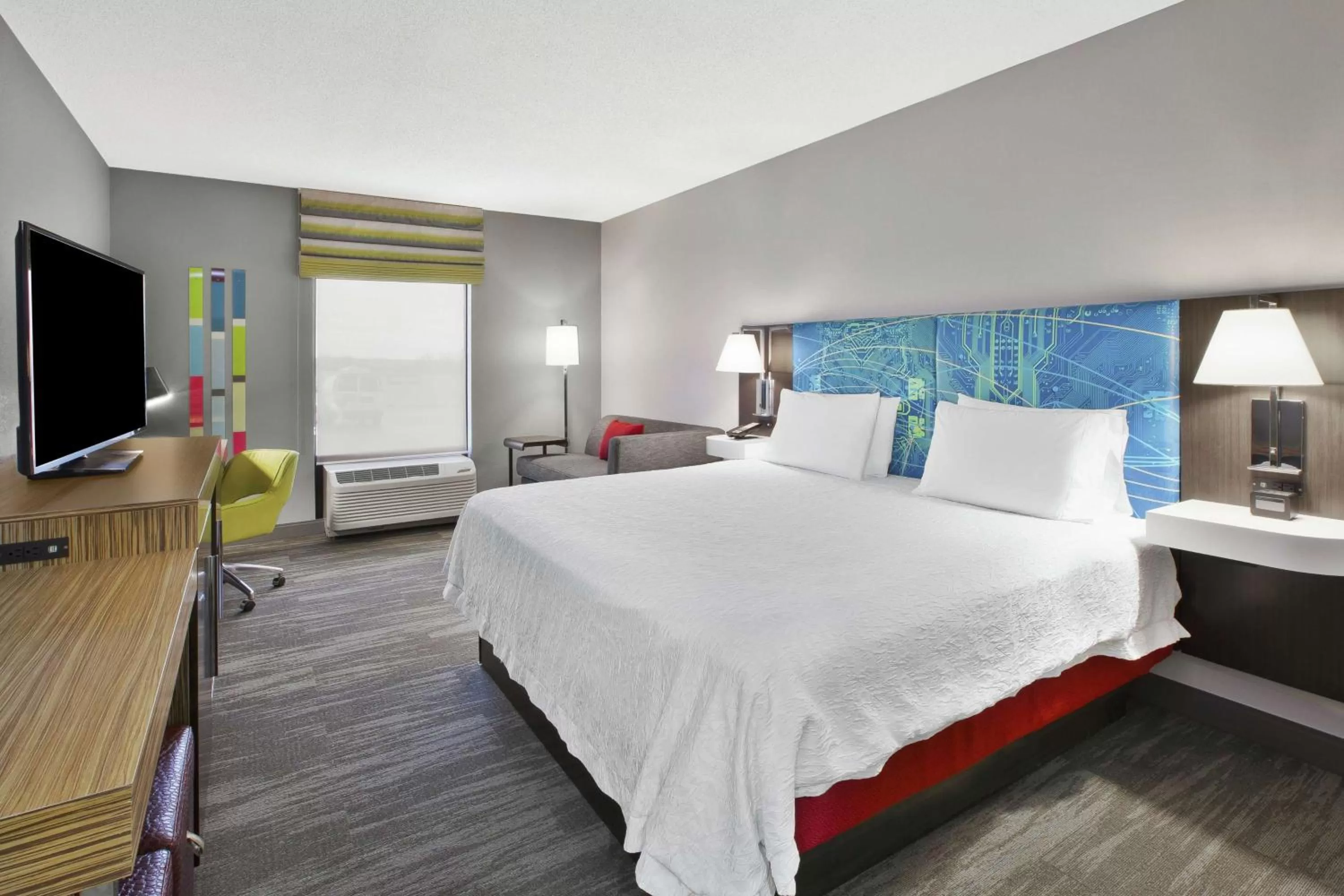 Bedroom, Bed in Hampton Inn & Suites Springboro