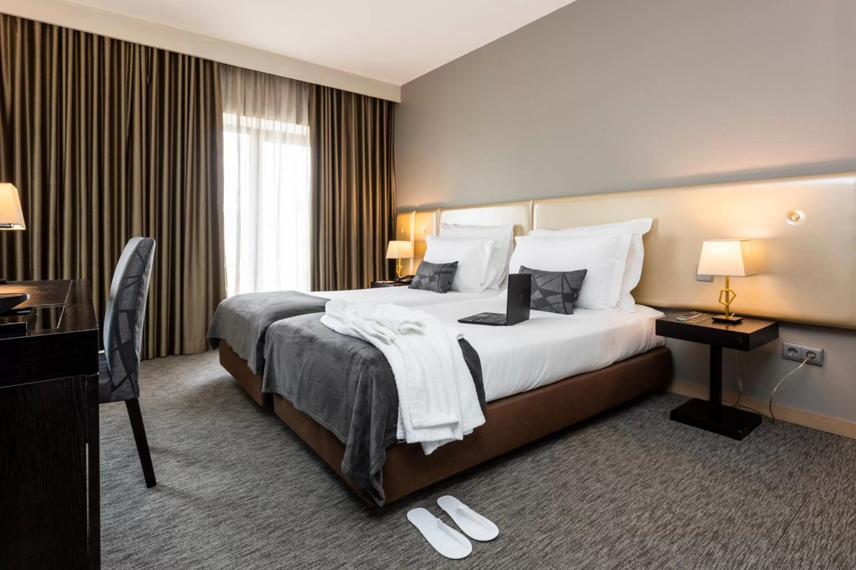 Twin Room in Czar Lisbon Hotel