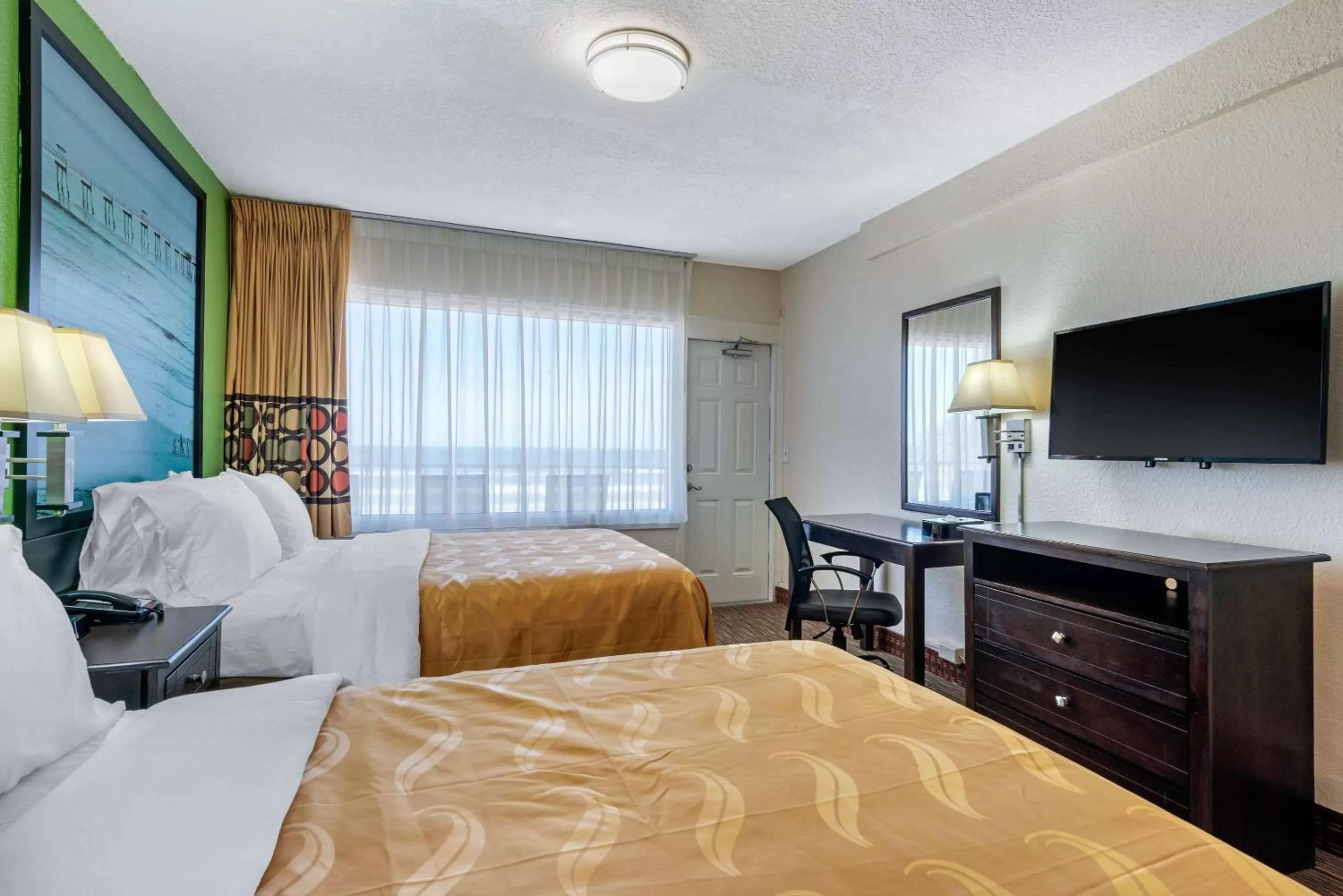 One King and Two Queen Beds with Ocean View in Quality Inn Daytona Beach Oceanfront