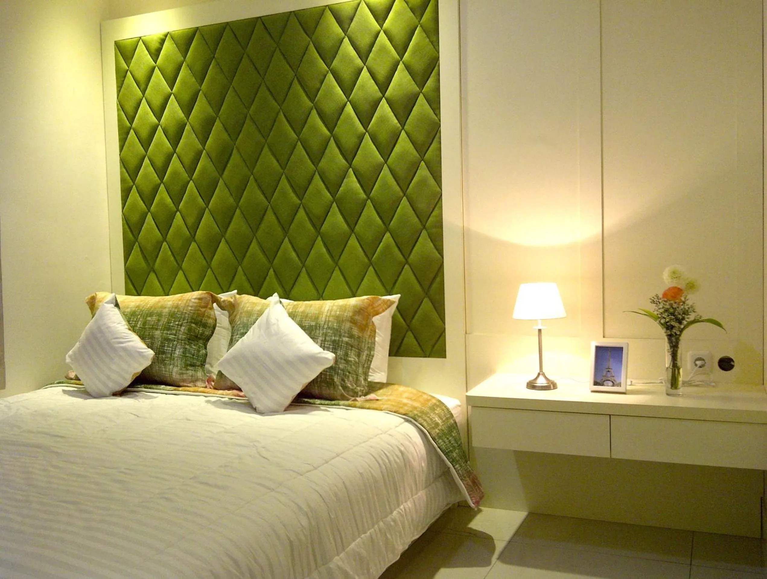 Two-Bedroom Apartment with Pool View in Ravarine Suite Apartment