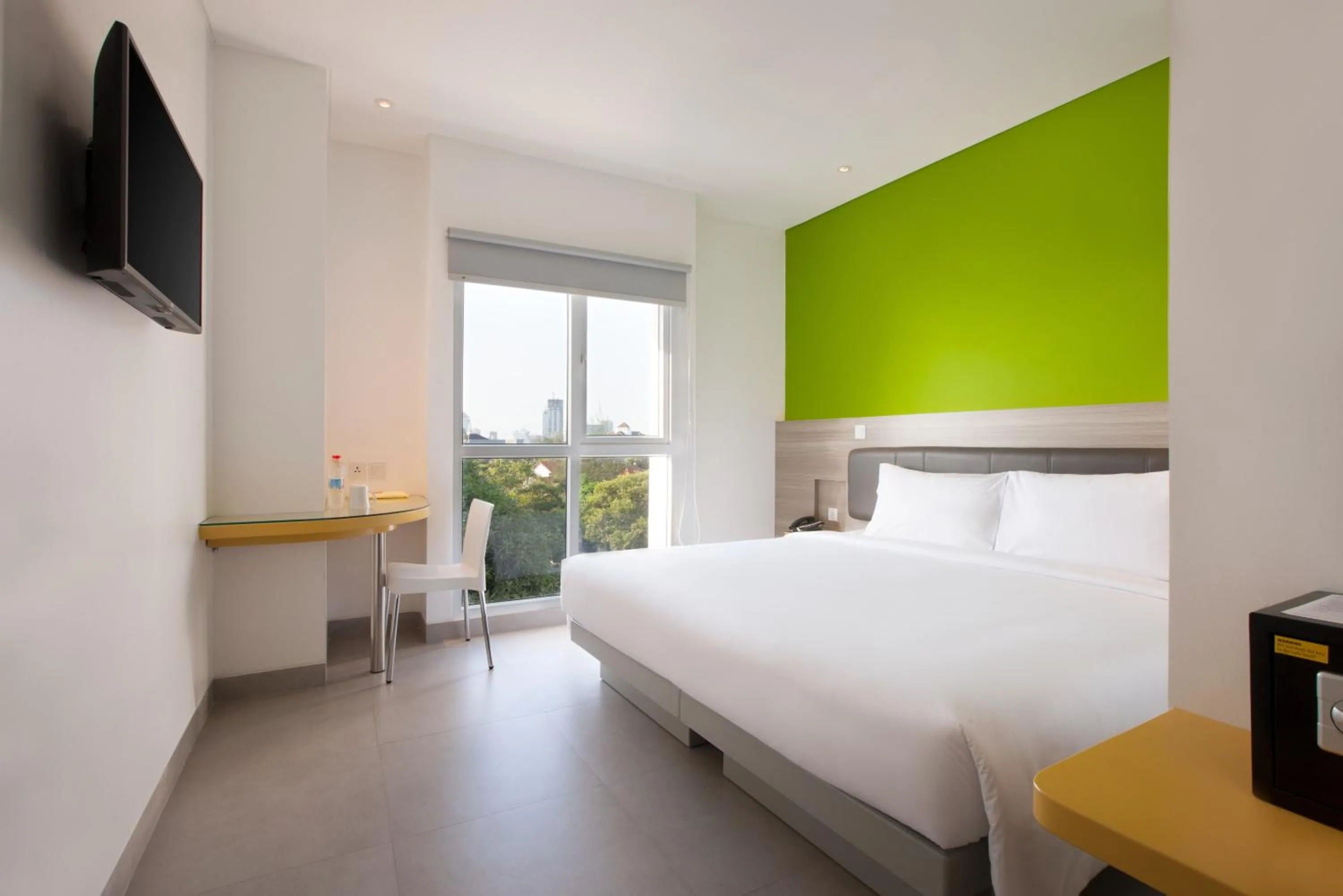 Smart Room Hollywood in Amaris Hotel Darmo Surabaya