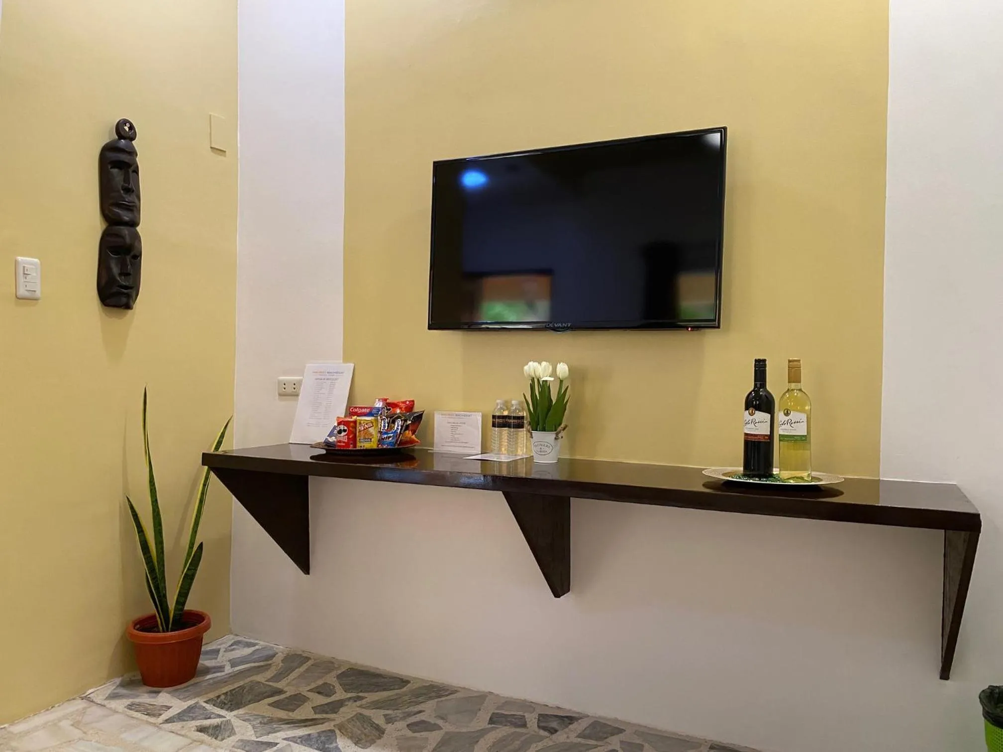 Deluxe Double Room with Balcony in Papa Freds Beach Resort