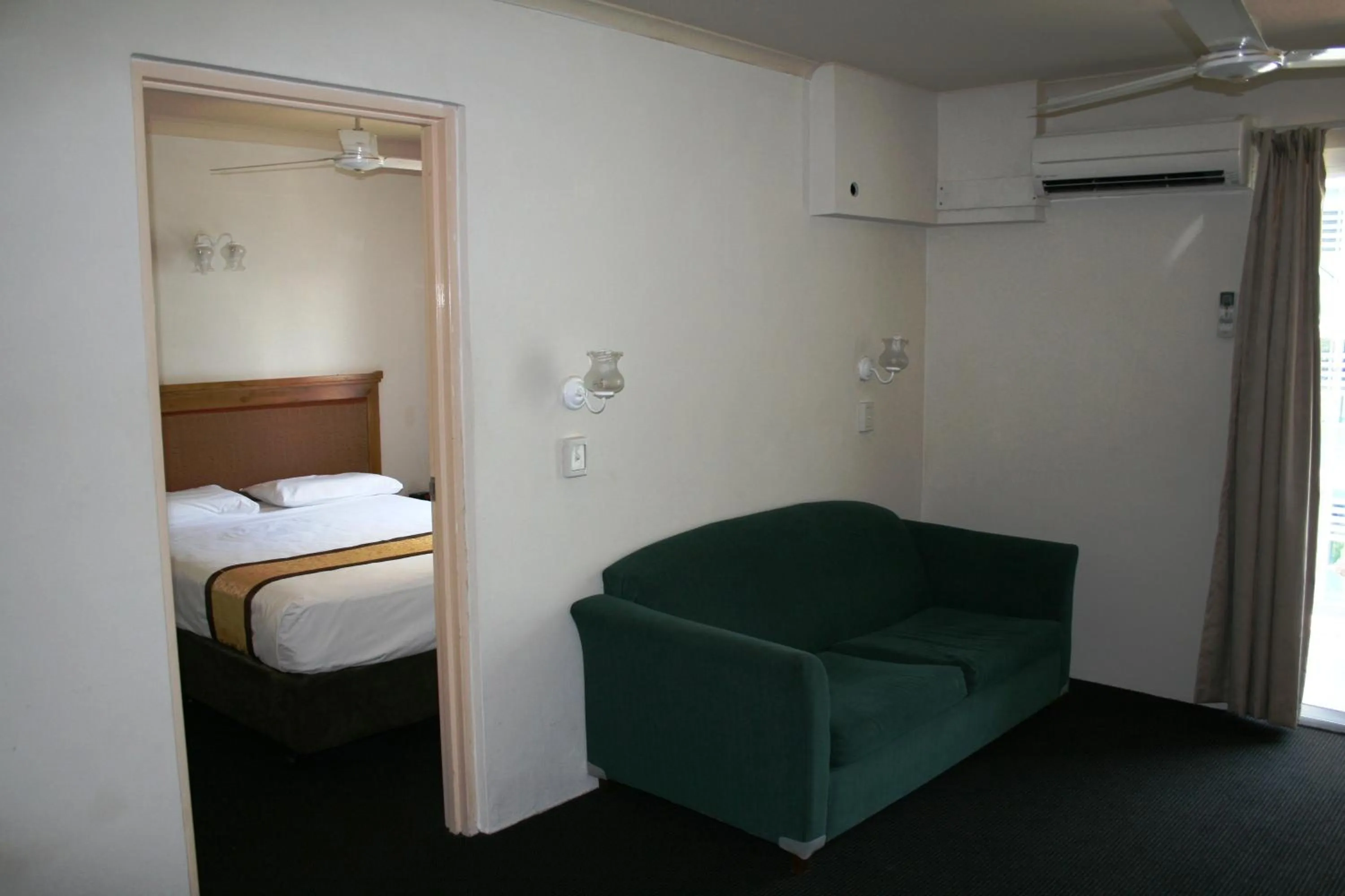 Two-Bedroom Apartment in Luma Luma Holiday Apartments