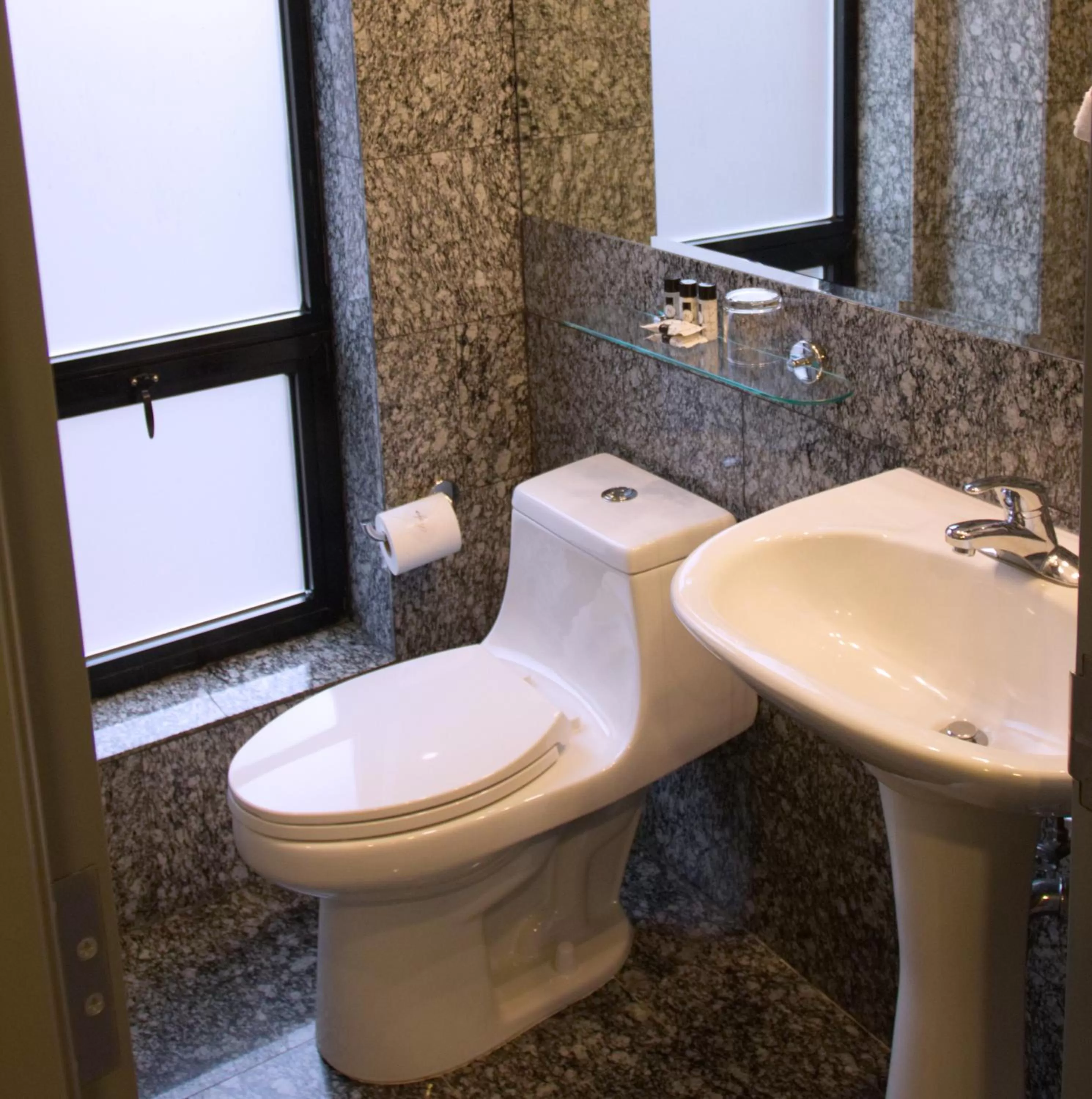 Three's Company in The Ridge