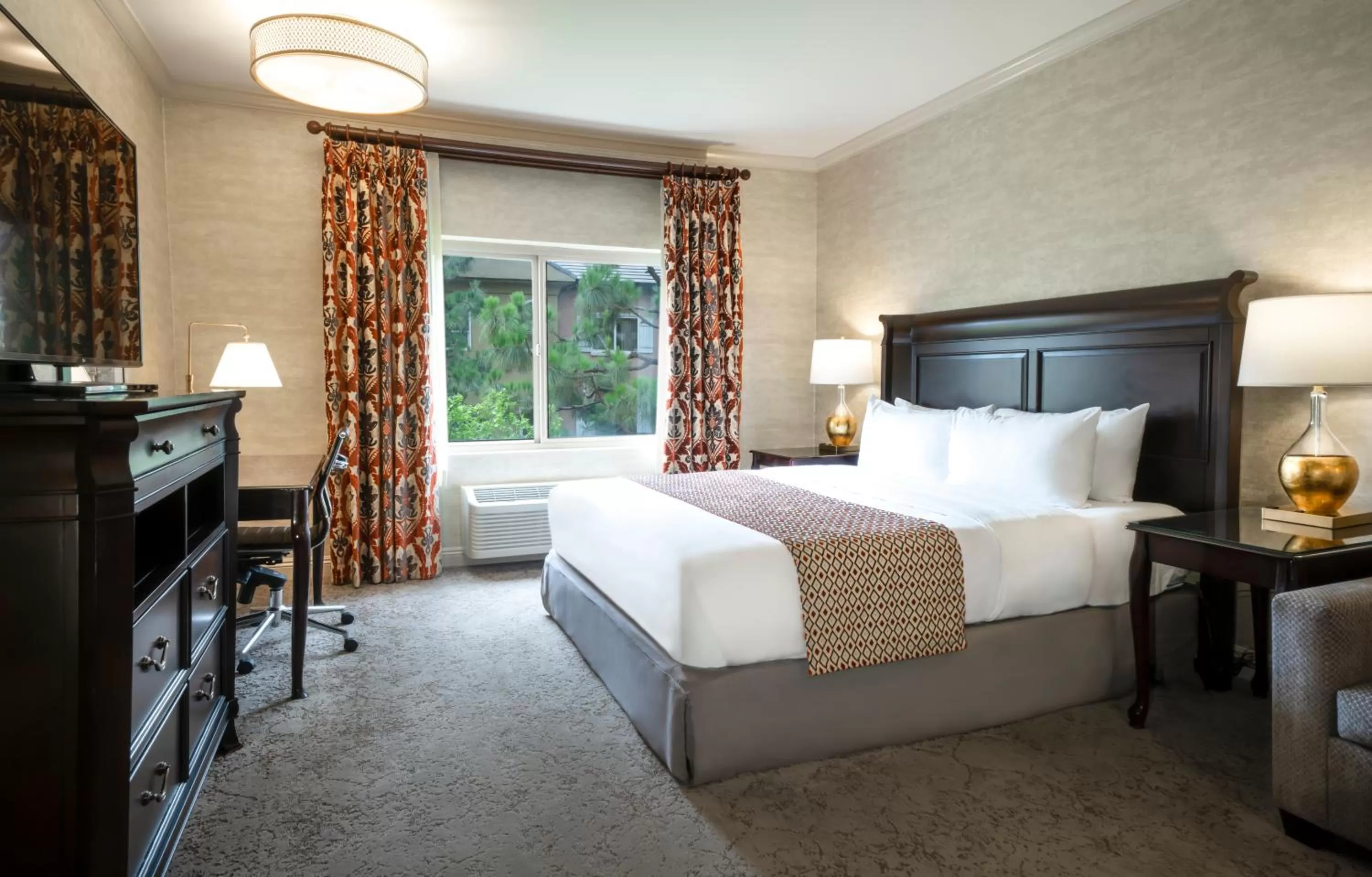 King Suite in Ayres Hotel Costa Mesa Newport Beach