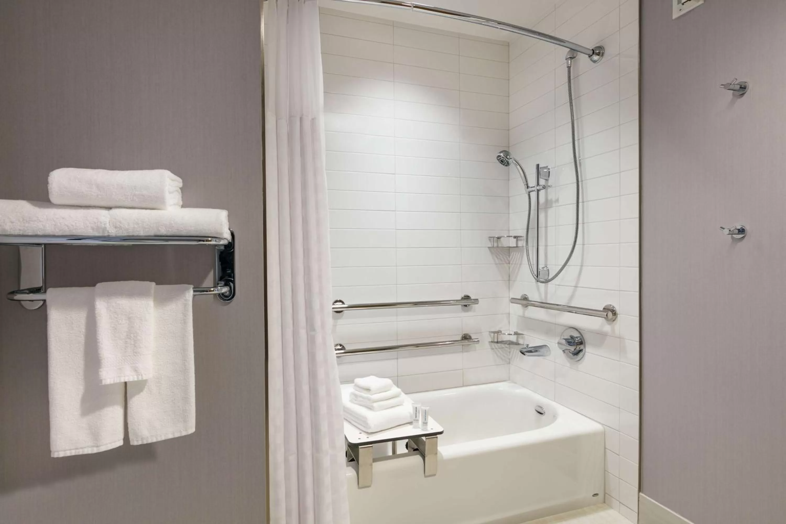 Queen Room with Two Queen Beds with Sofa Bed and Tub - Disability Access in Hyatt Place Fort Worth/TCU