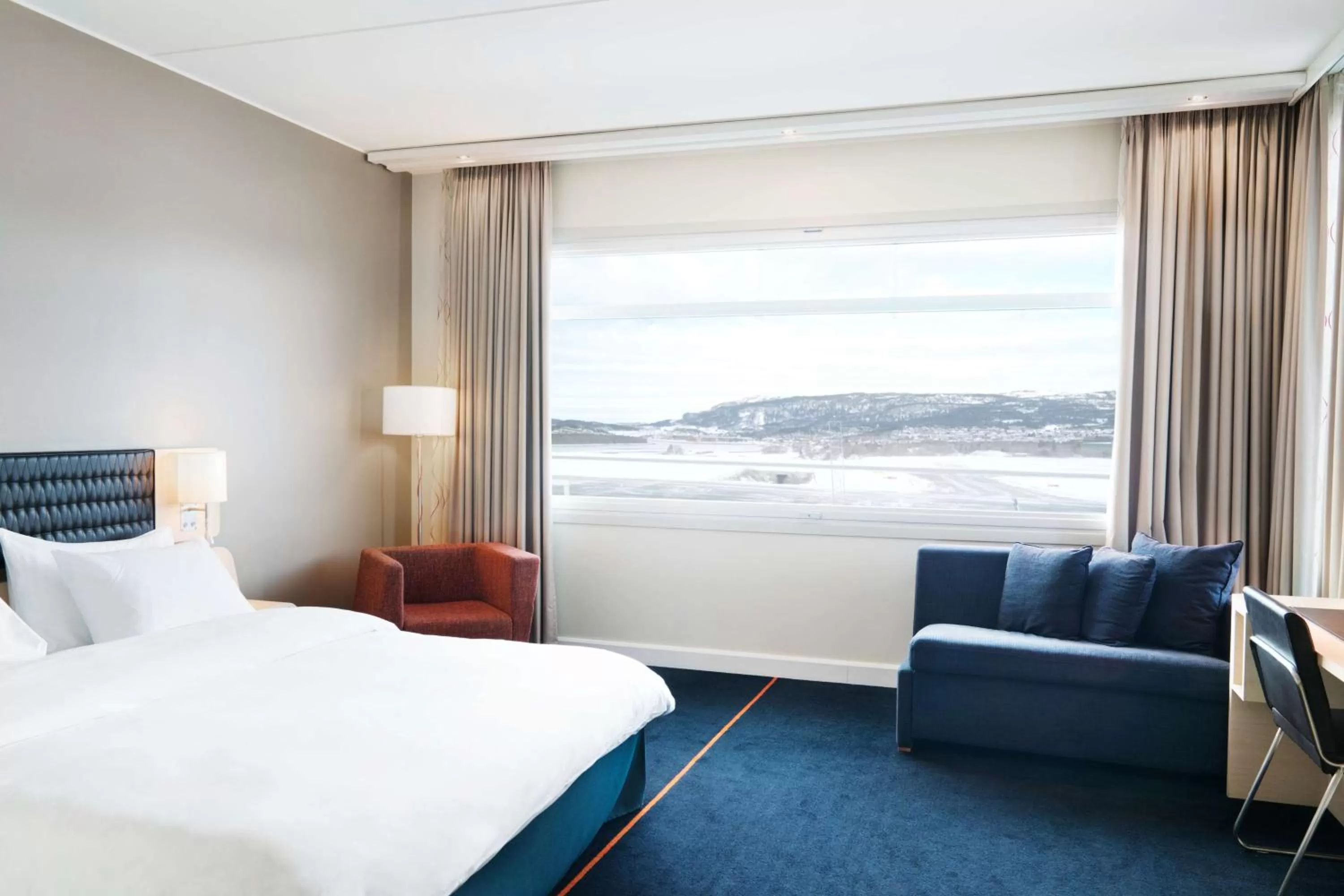 Premium Room with Fjord and Runway View in Radisson Blu Hotel, Trondheim Airport