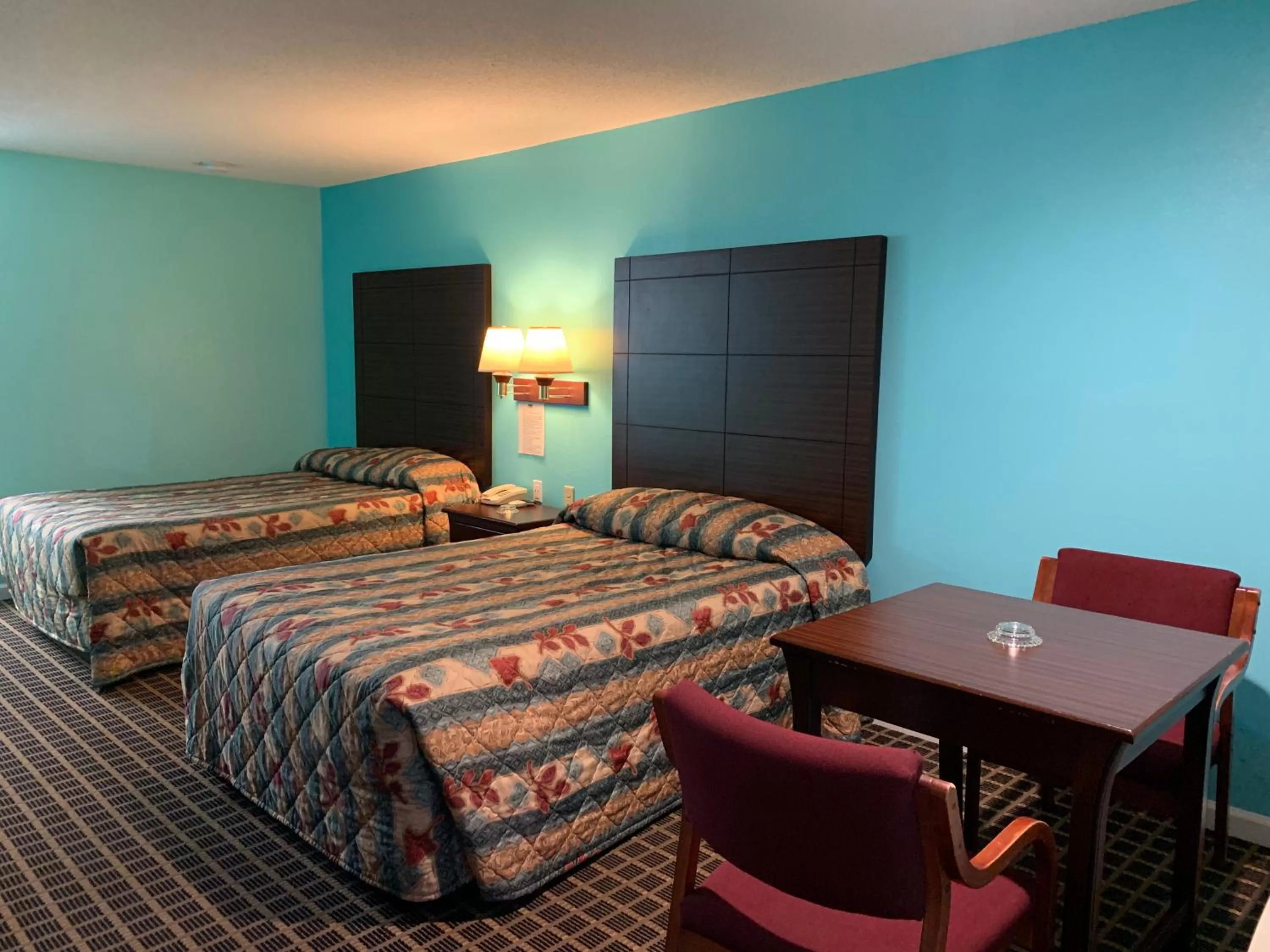 Standard Double Room with Two Double Beds - Smoking in Scottish Inn - Clanton