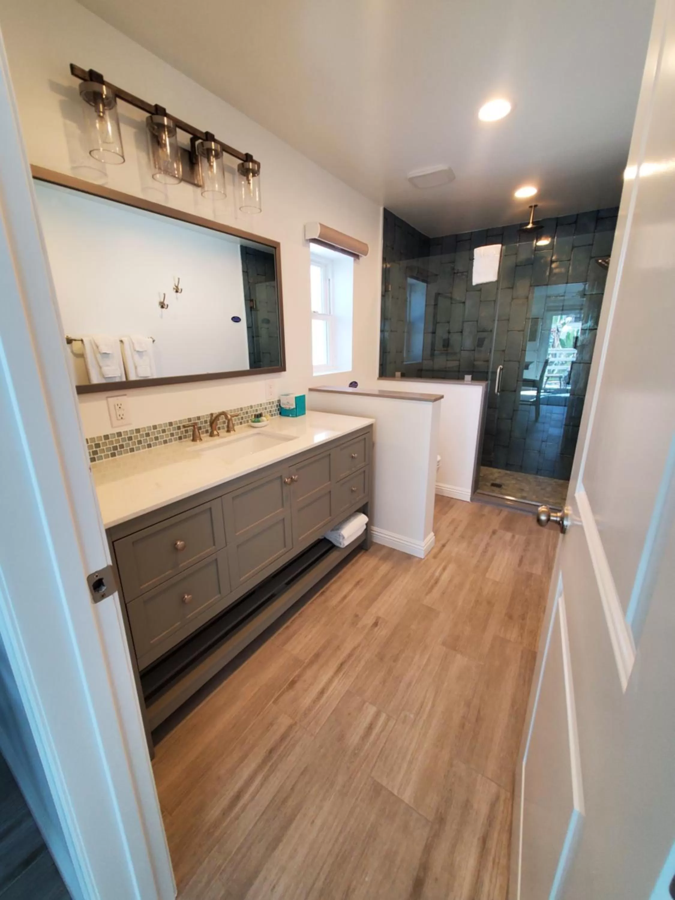 Limited Ocean View Suite in Sea Horse Resort