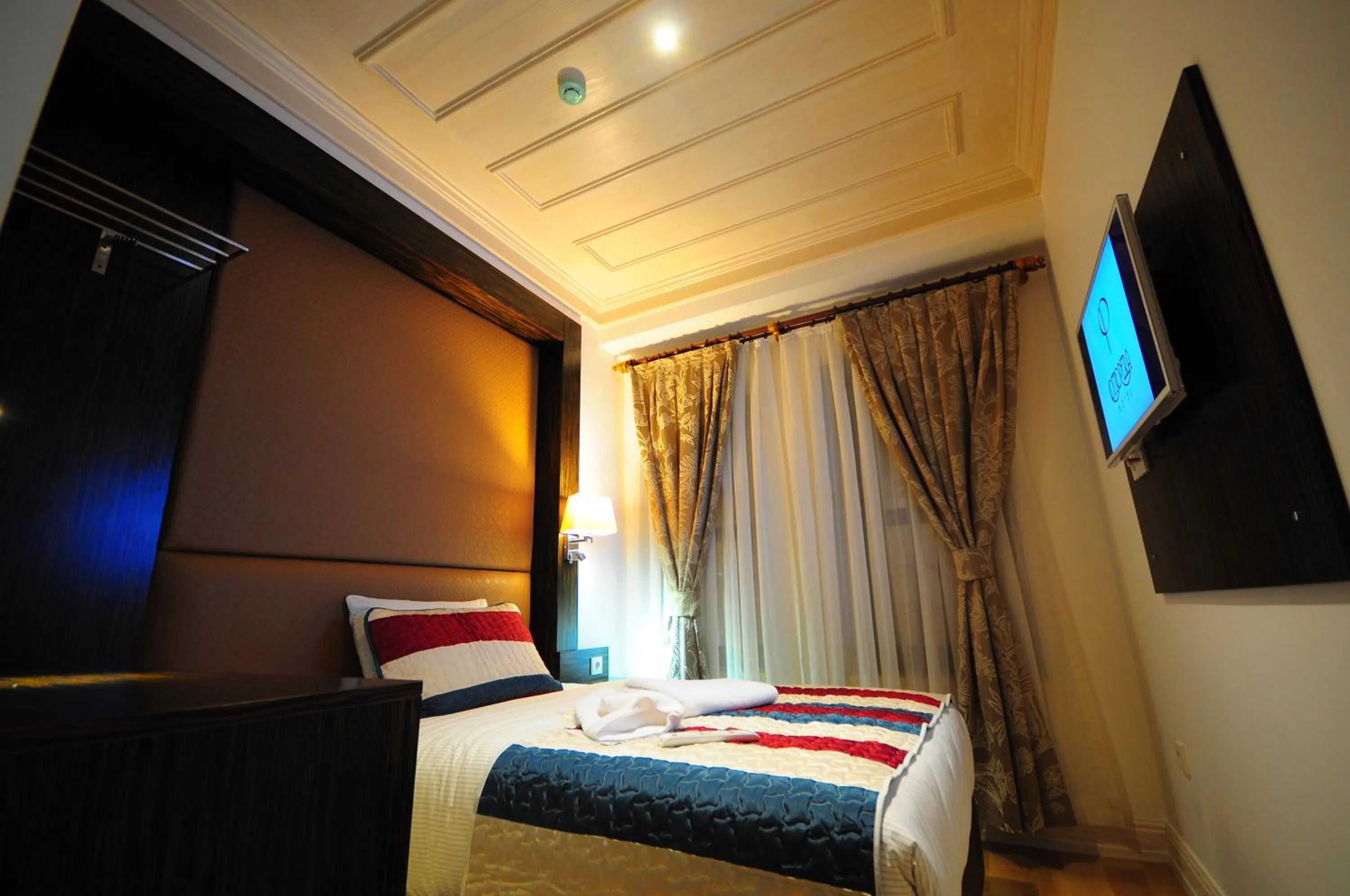 Single Room in Ottopera Hotel