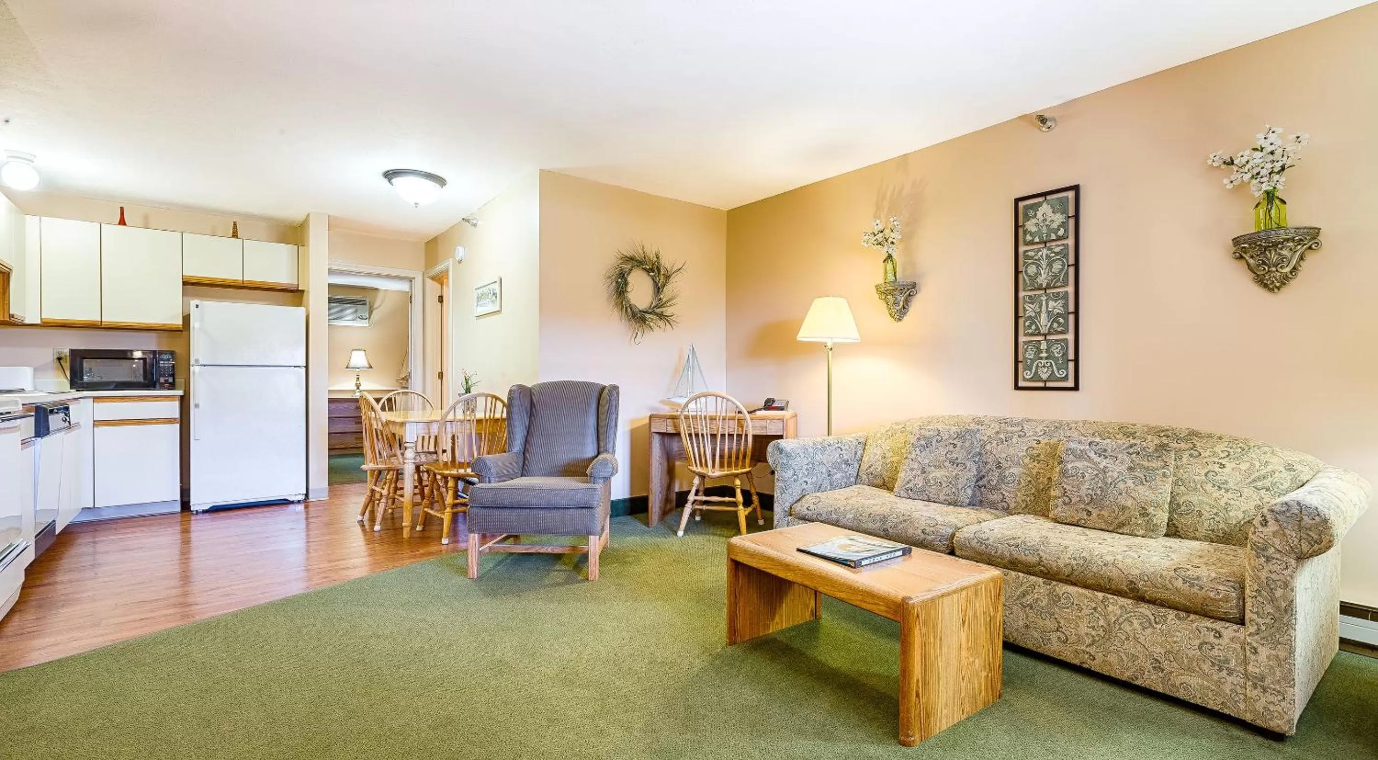 One-Bedroom Suite in Misty Harbor Resort