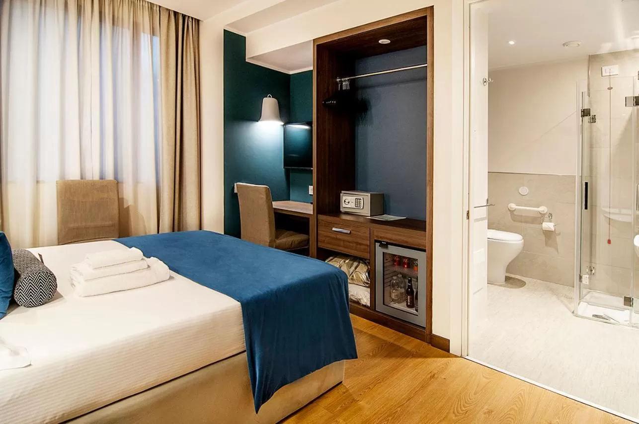 Double Room in Fly Decó Hotel