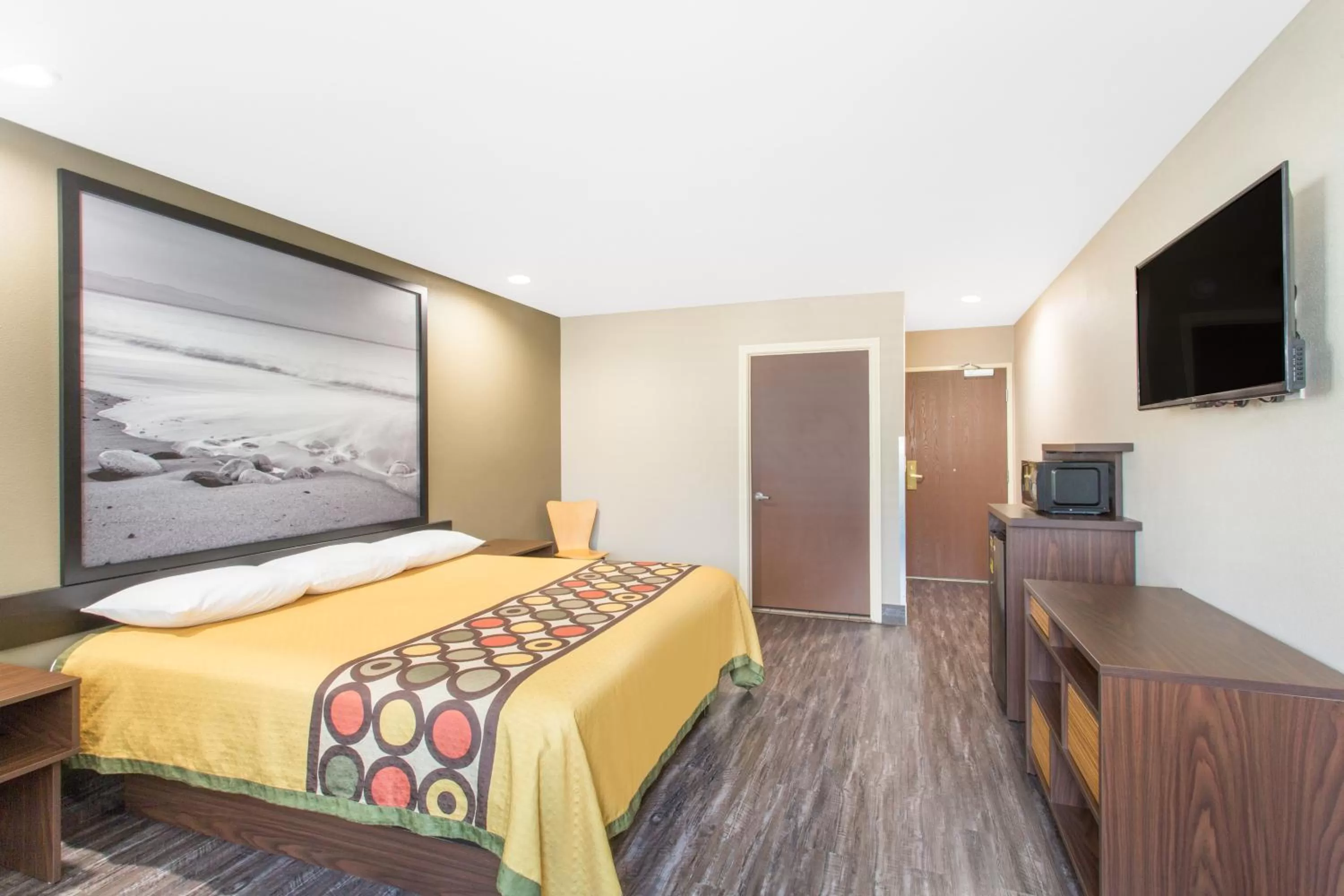 King Room - Mobility Access/Non-Smoking in Super 8 by Wyndham National City Chula Vista