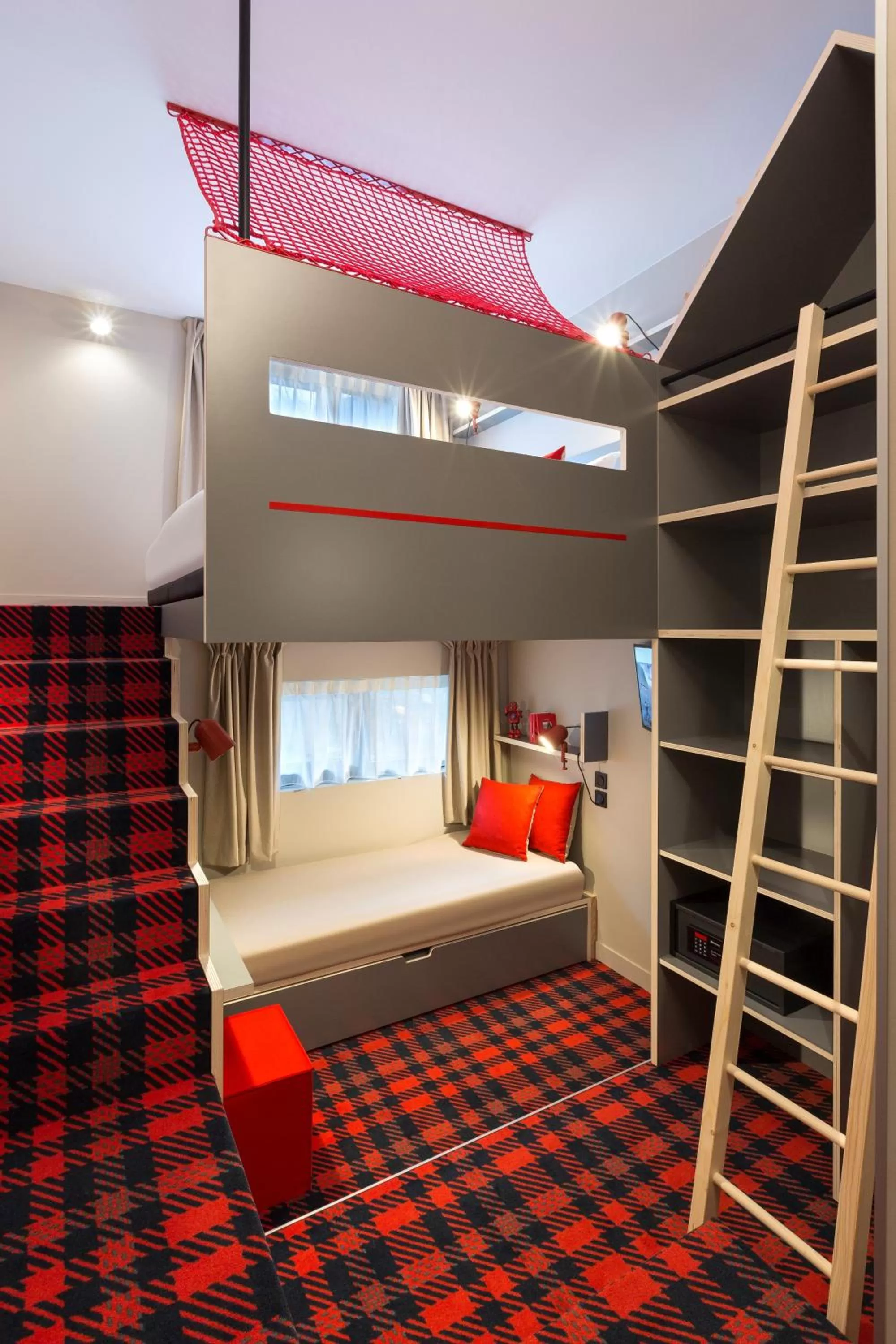 Triple Room with Mezzanine (2 Adults + 1 Child) in RockyPop Chamonix - Les Houches