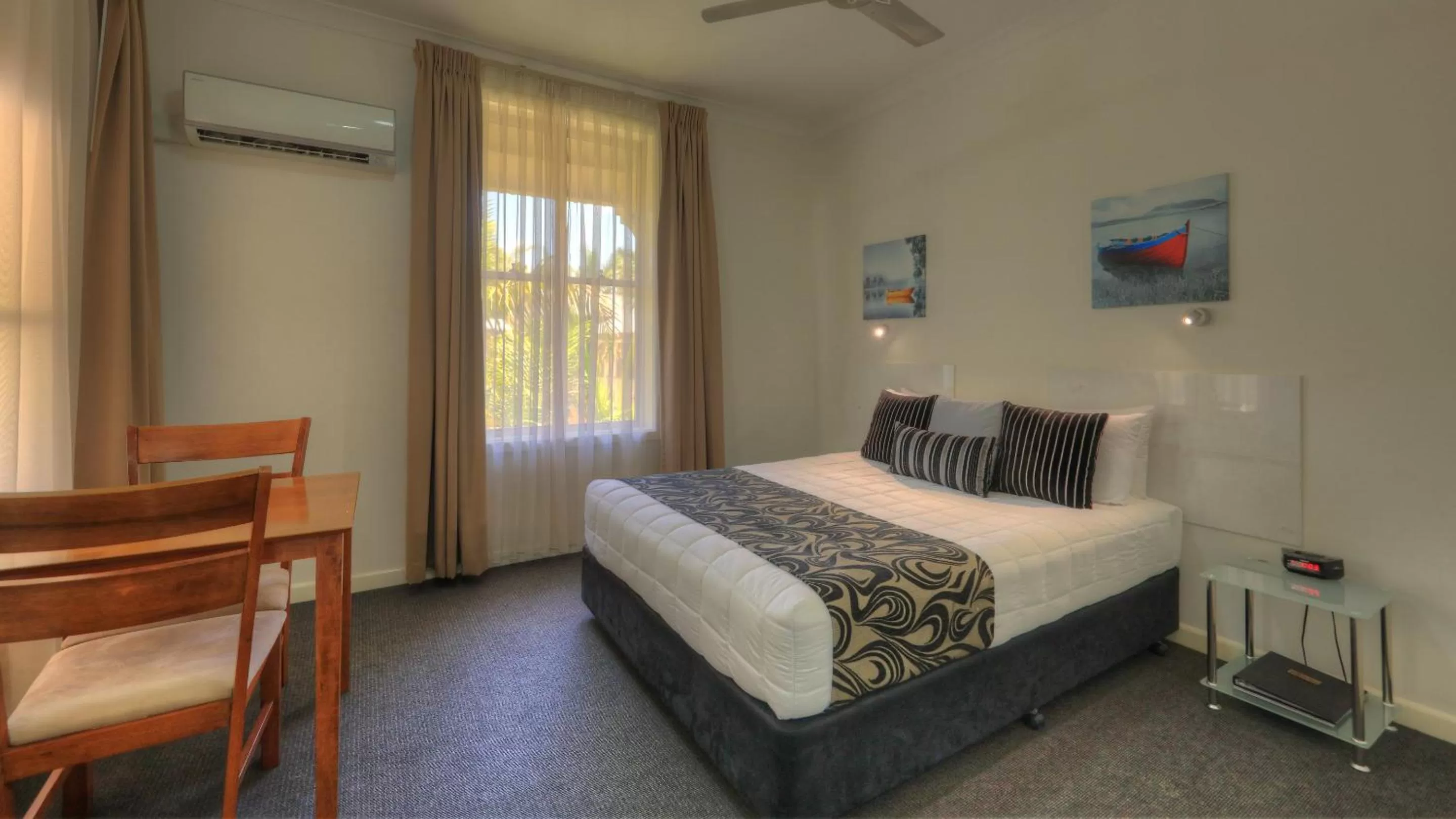 Standard Queen Room in Heritage River Motor Inn